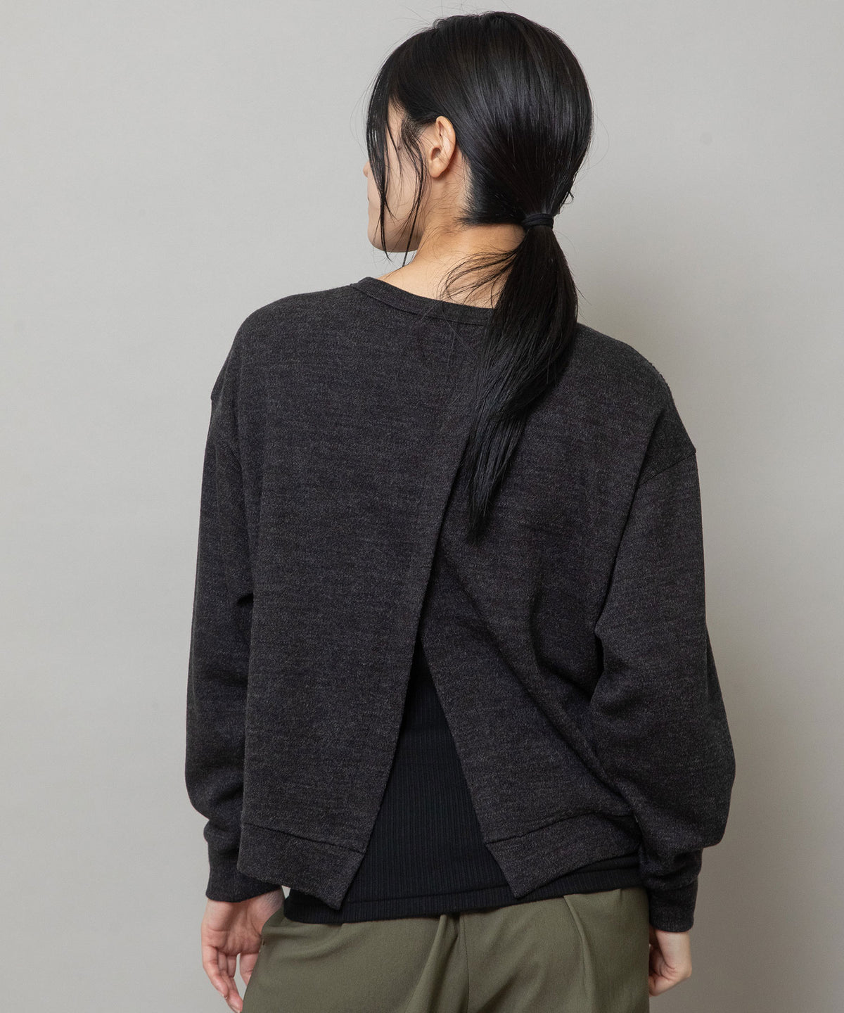 スムースニット×シープパイル バックスリットプルオーバー