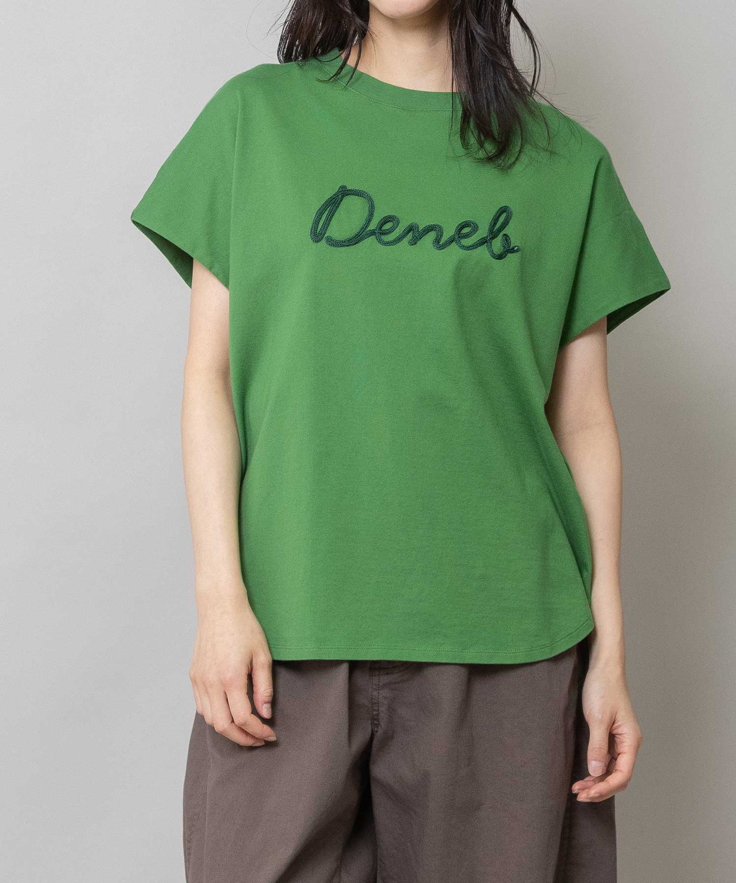 ロゴ刺繍Tシャツ