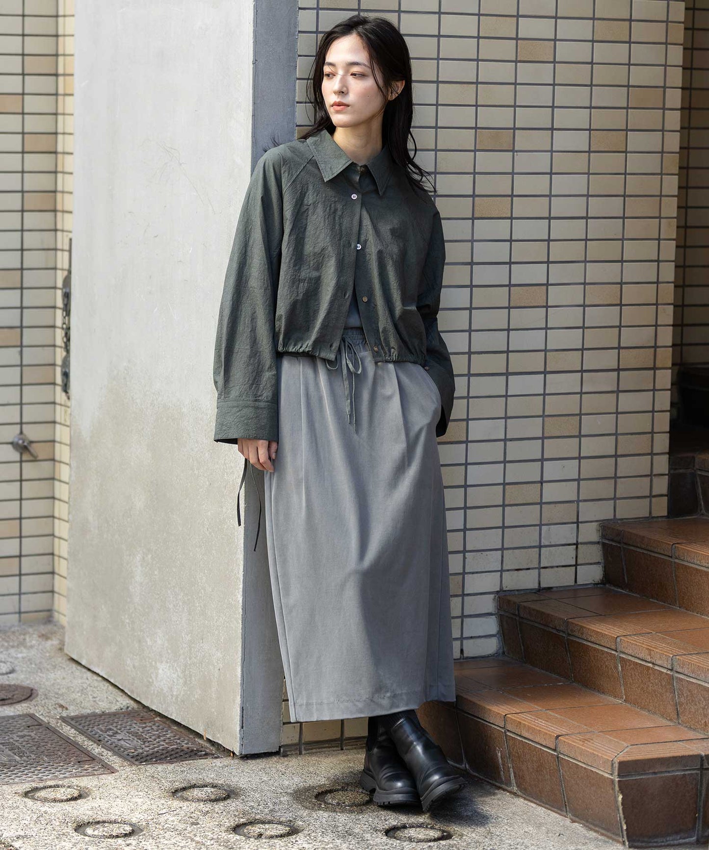 サテンジャージータイトスカート