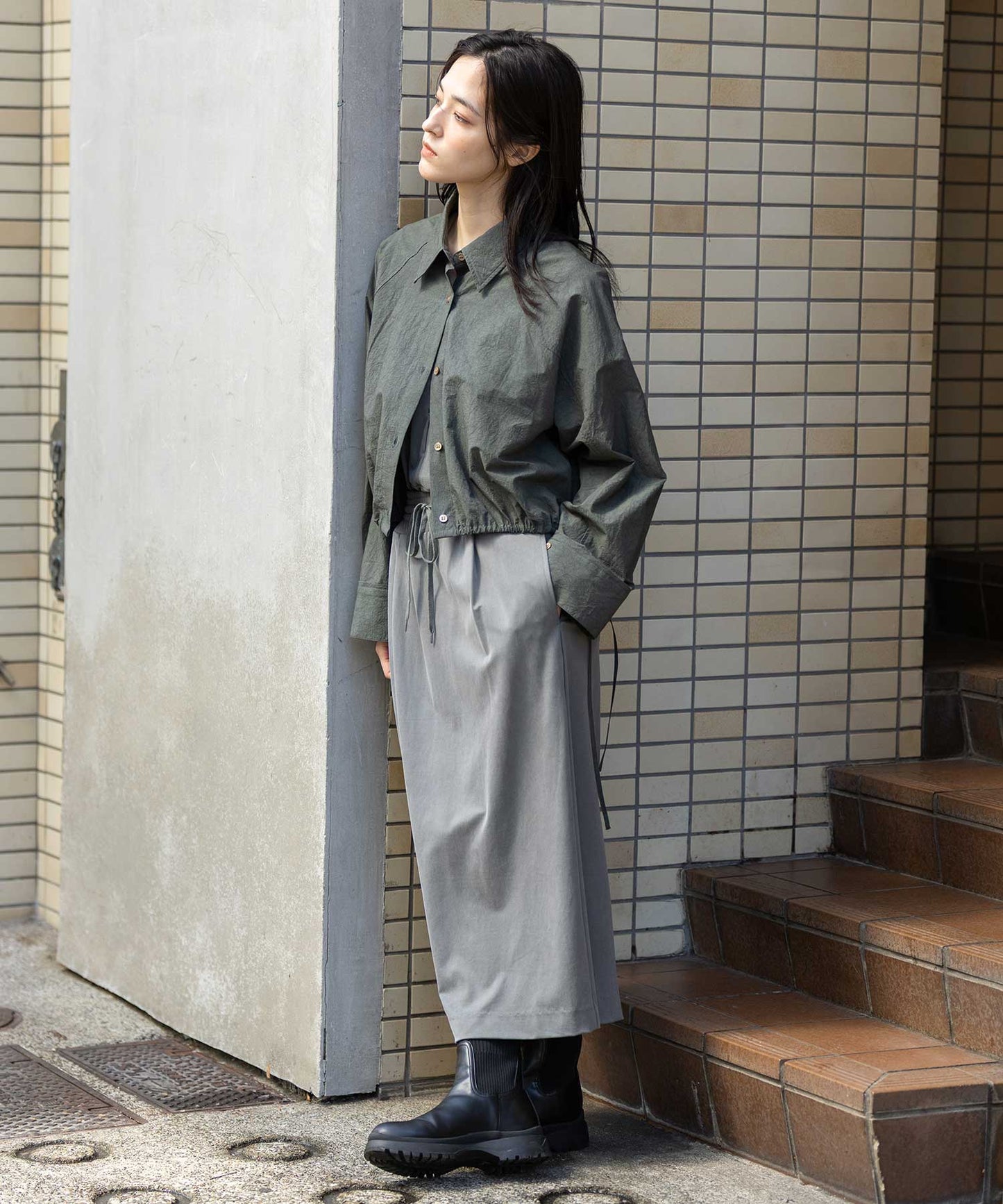 サテンジャージータイトスカート