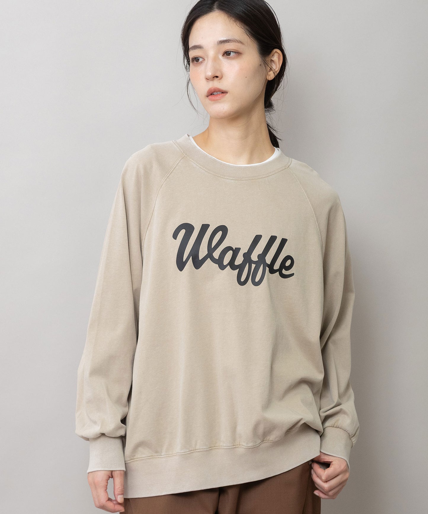 コットンジャージ「waffle」ロゴプリント ドルマンスリーブスウェット