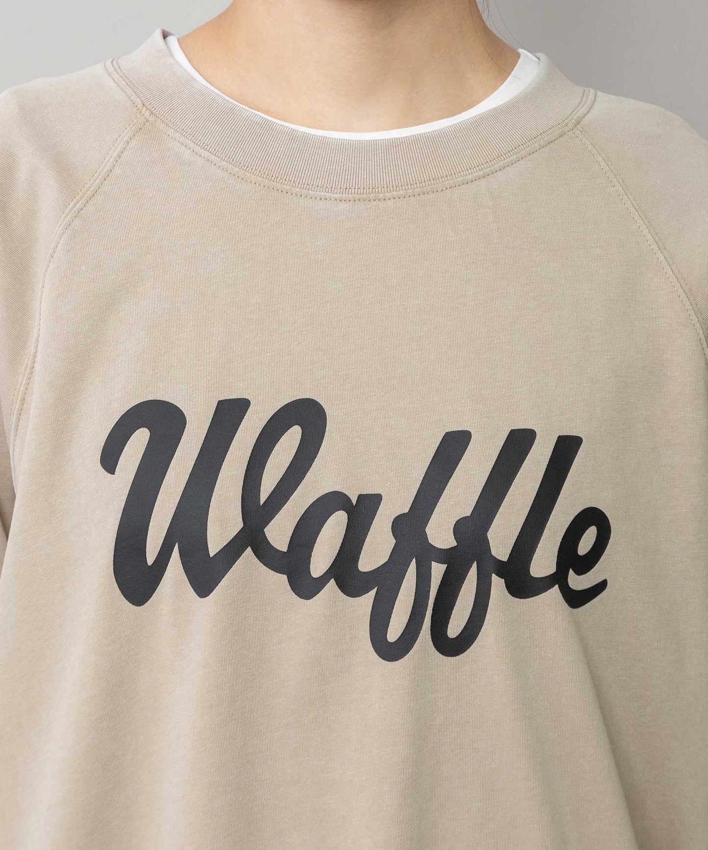 コットンジャージ「waffle」ロゴプリント ドルマンスリーブスウェット