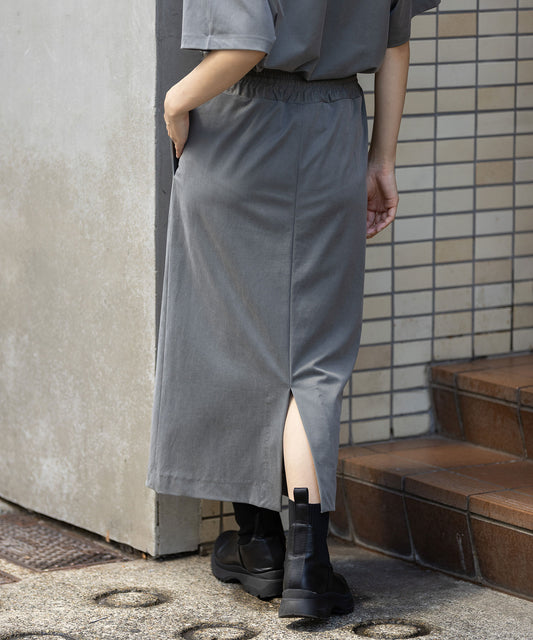 サテンジャージータイトスカート