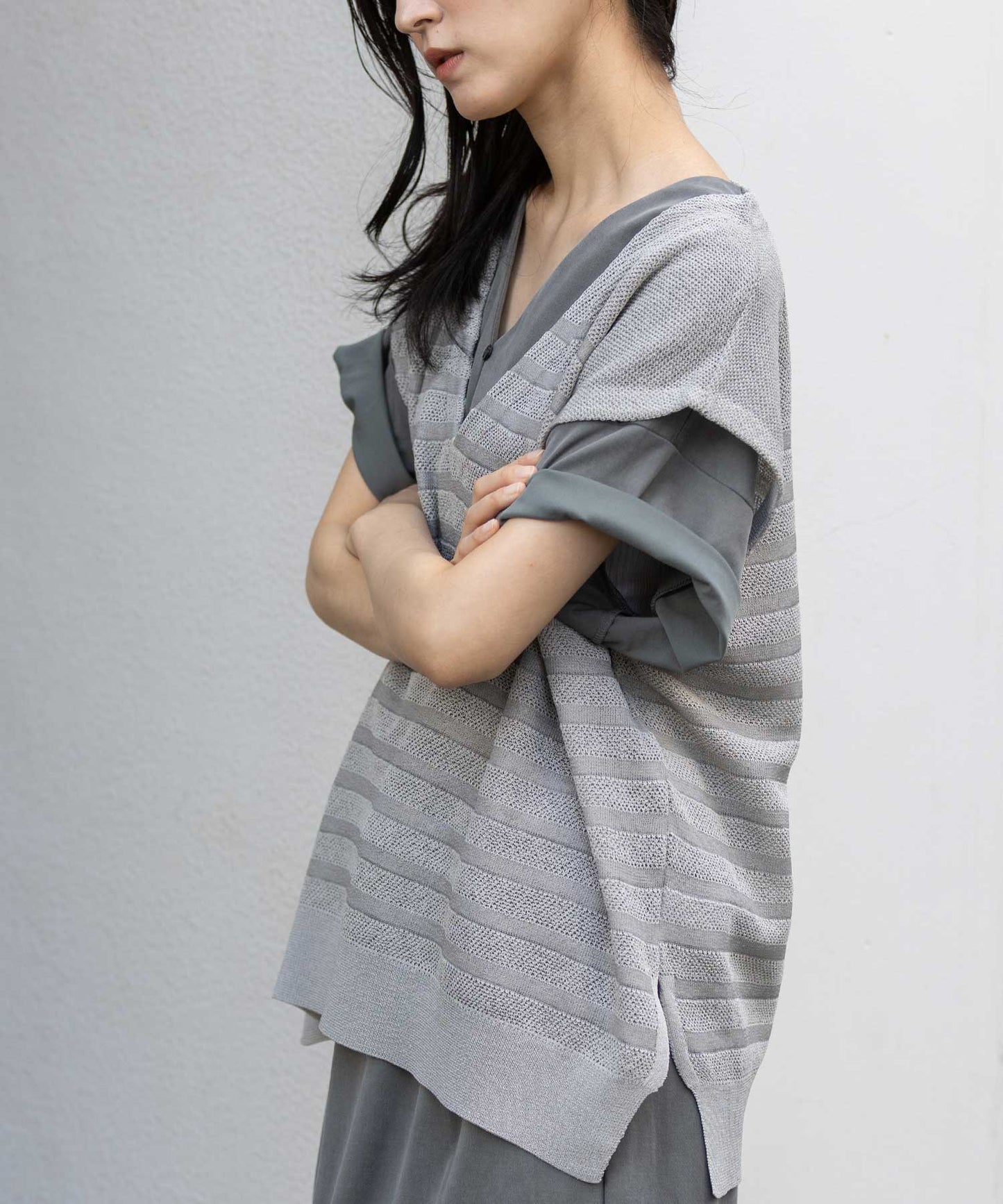 メッシュジャガードボーダーニットVネックスリーブレストップス