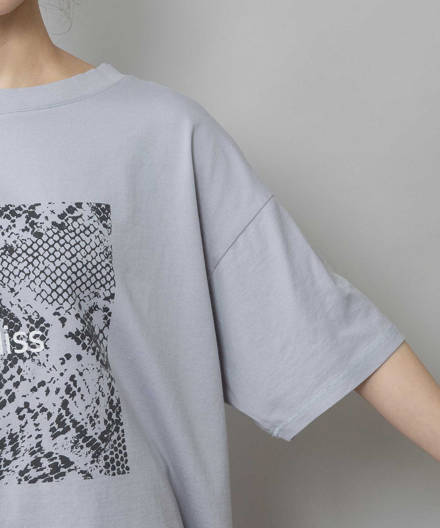 コットンジャージパイソン柄プリントTシャツ