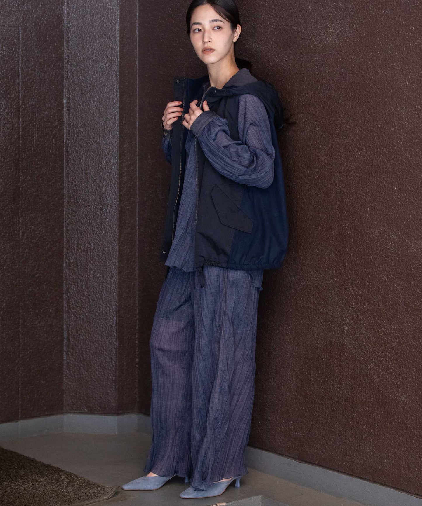 【軽量】【イージーケア】【吸水・速乾性】ツイル×梳毛調合繊×octaフーデットジレ