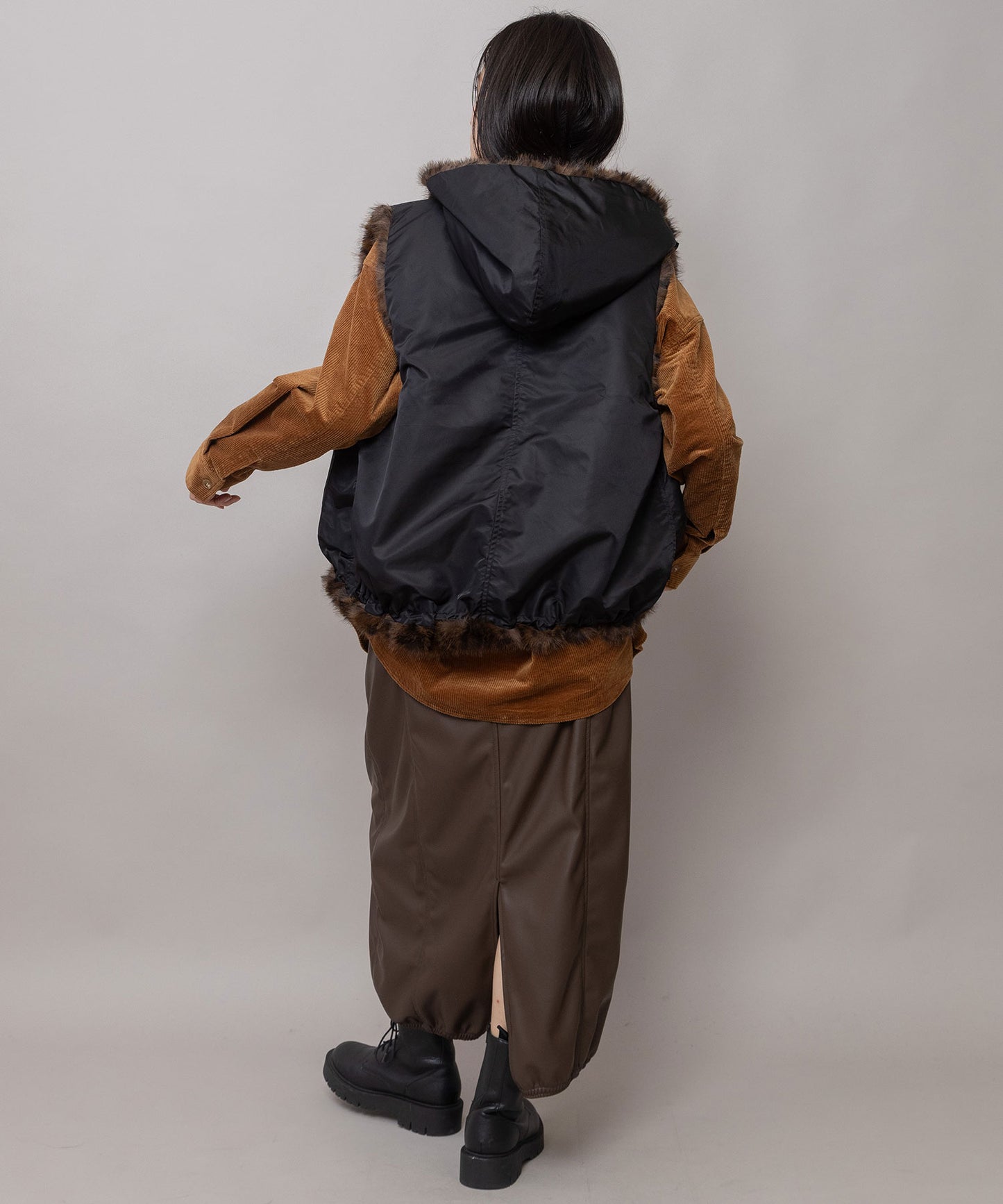 フェイクミンク×ナイロンツイル リバーシブルベスト