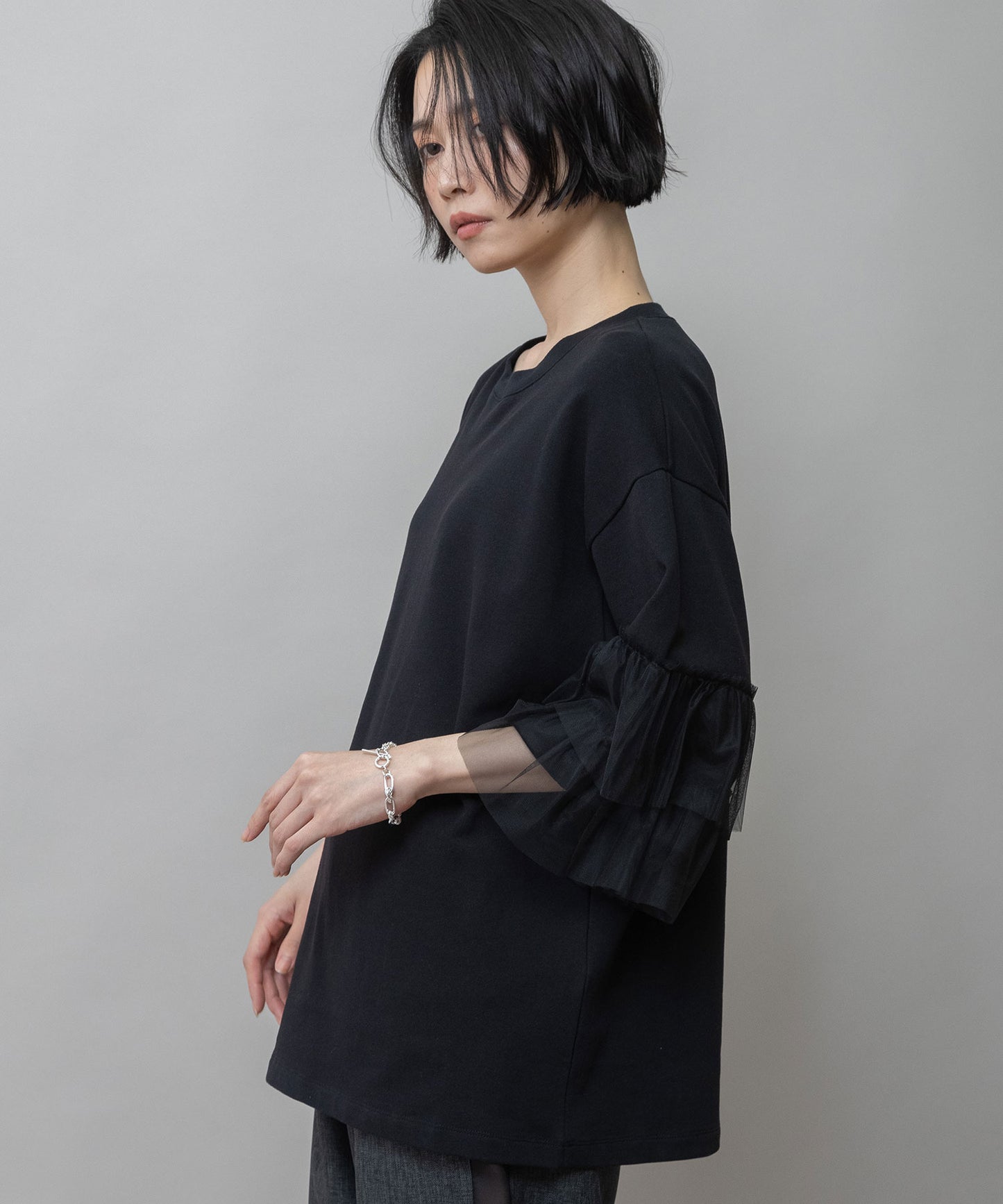 裏毛×チュールラッフルスリーブトップス