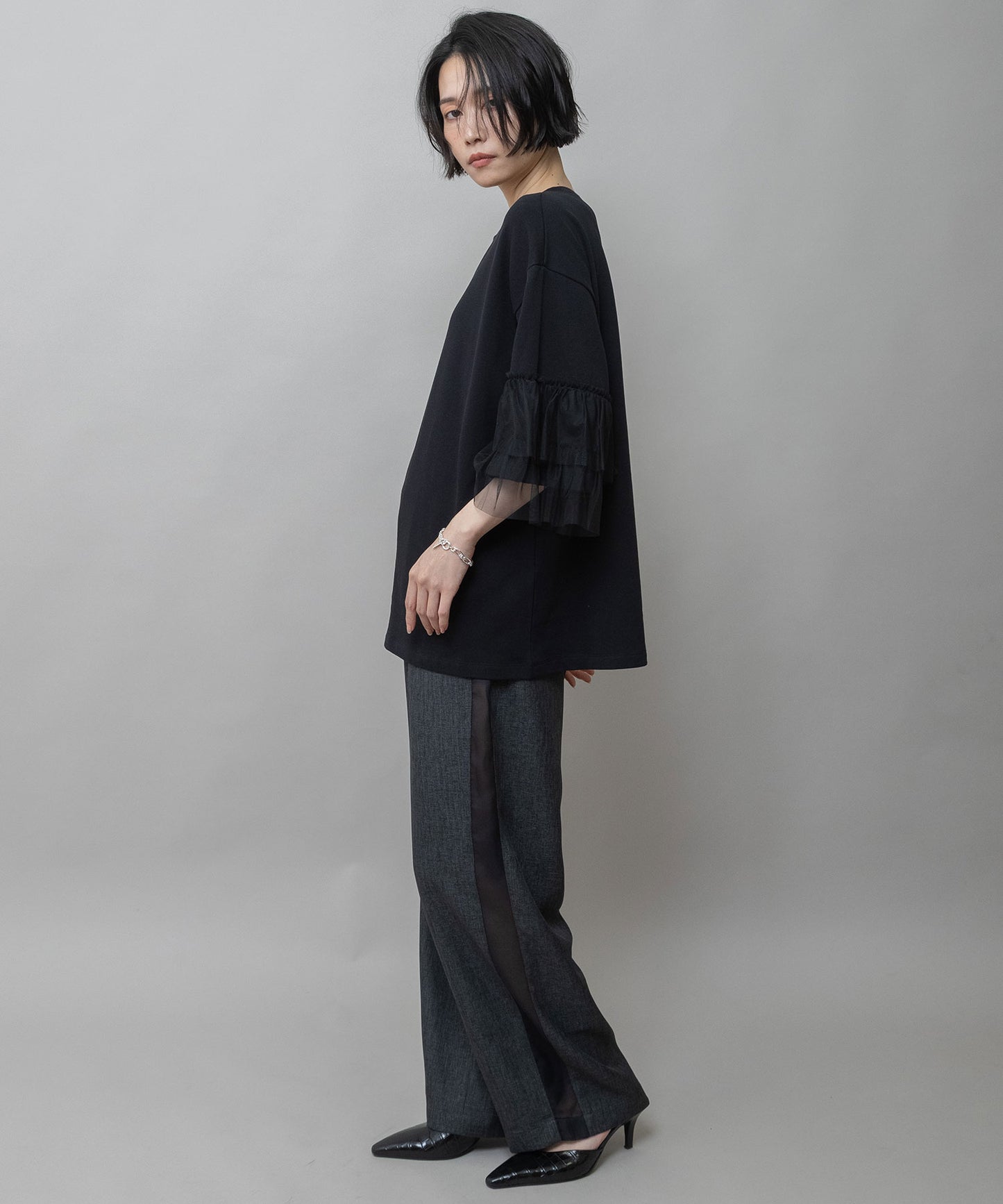 裏毛×チュールラッフルスリーブトップス