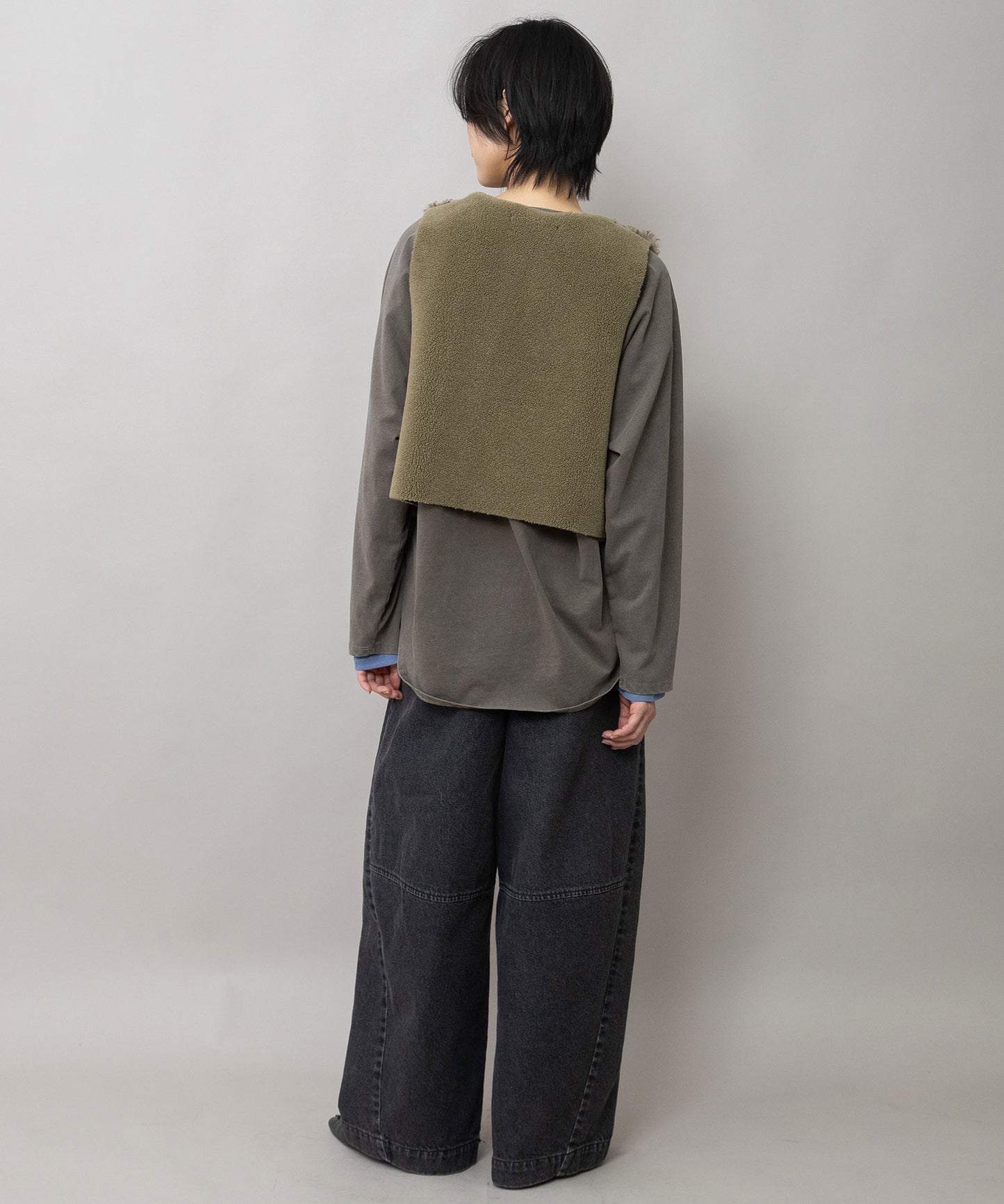 カーリーフェイクファー×シープボアリバーシブルジレ