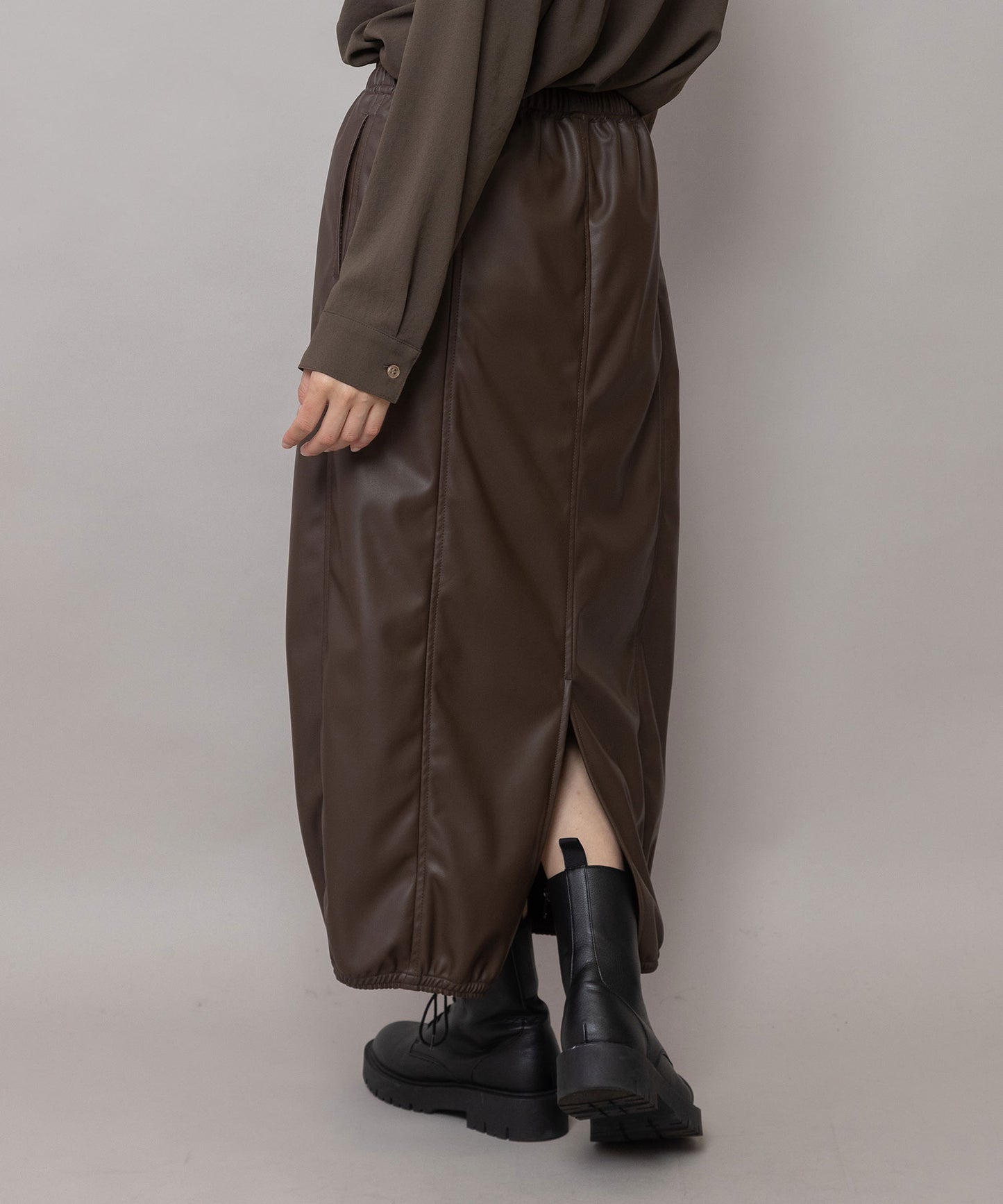 フェイクレザー イージーバレルスカート