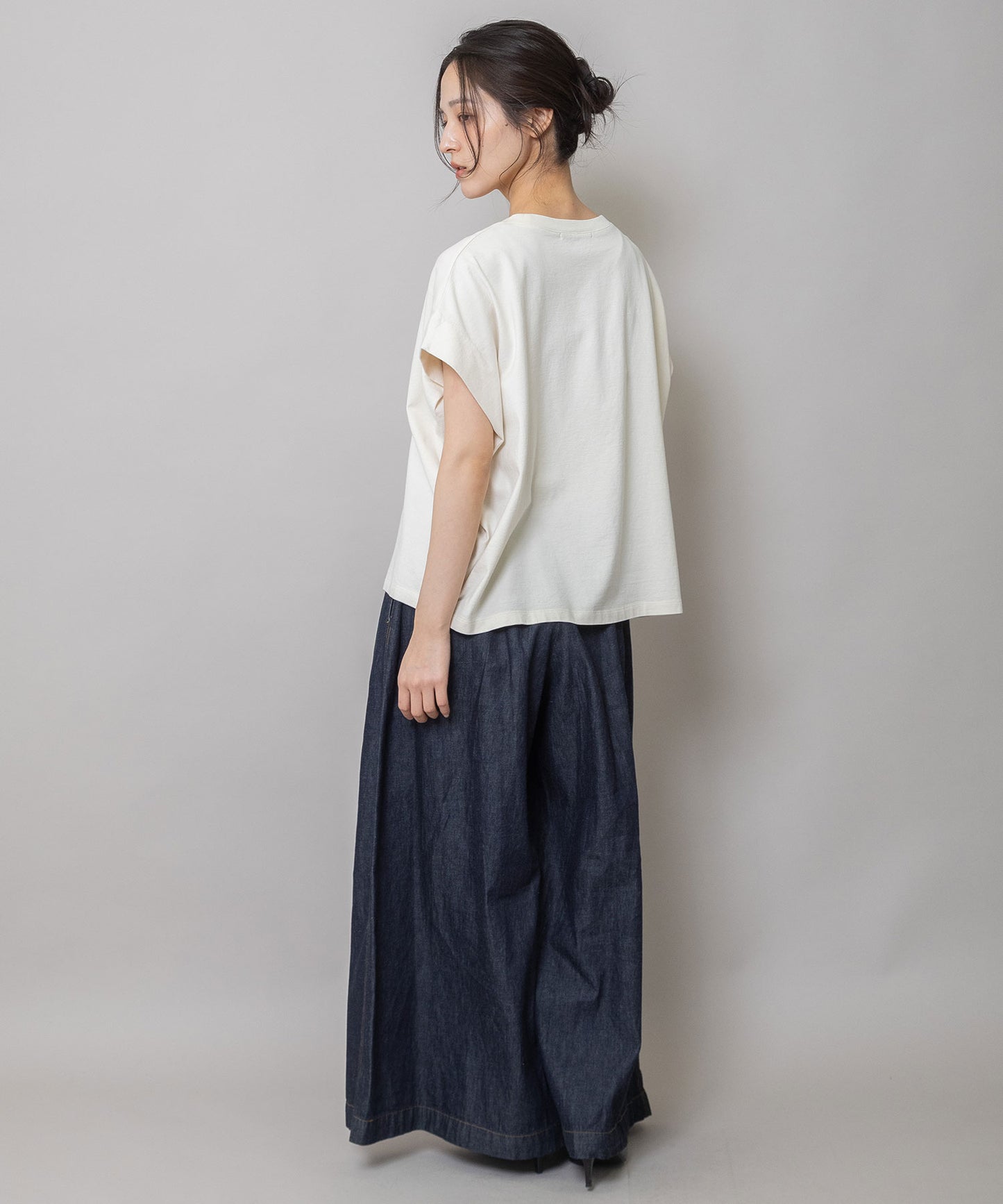 レオパード柄プリントタックスリーブTシャツ