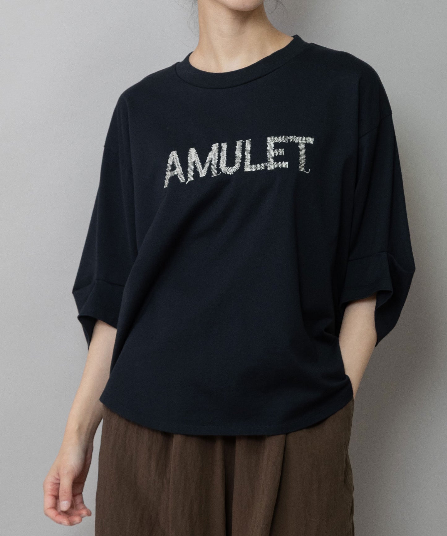 コットンジャージロゴ刺繍Tシャツ