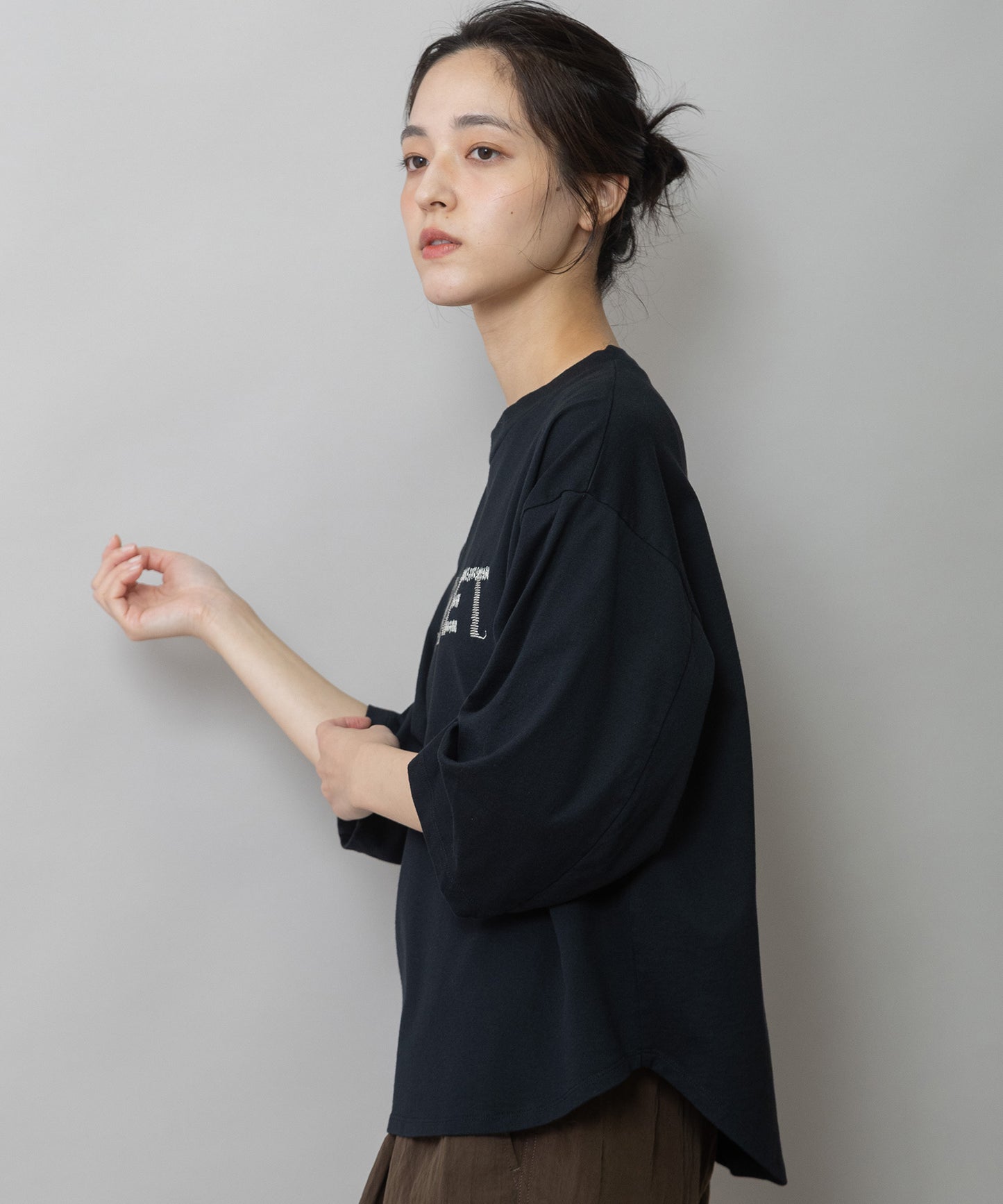 コットンジャージロゴ刺繍Tシャツ