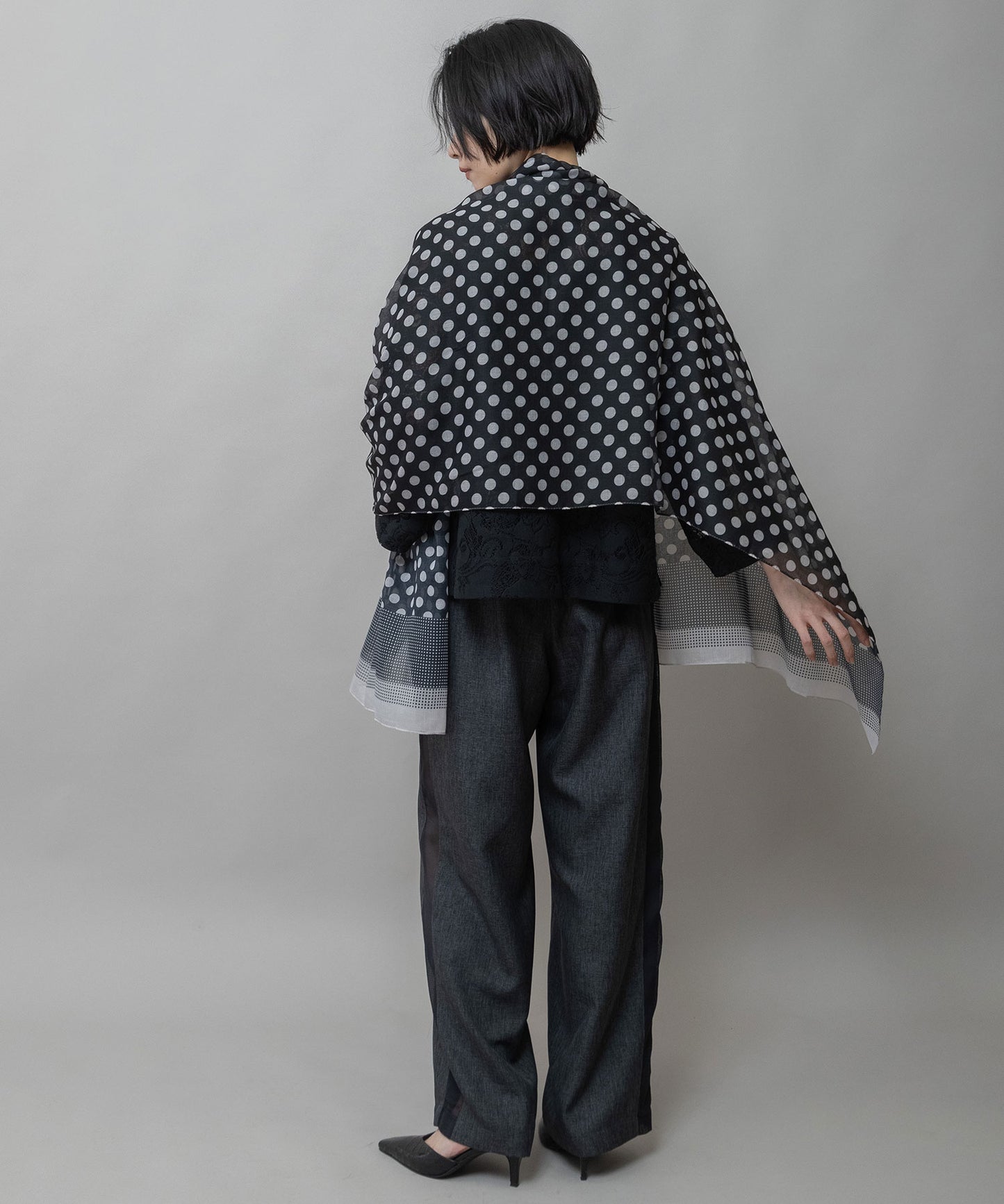 ドット柄ストール
