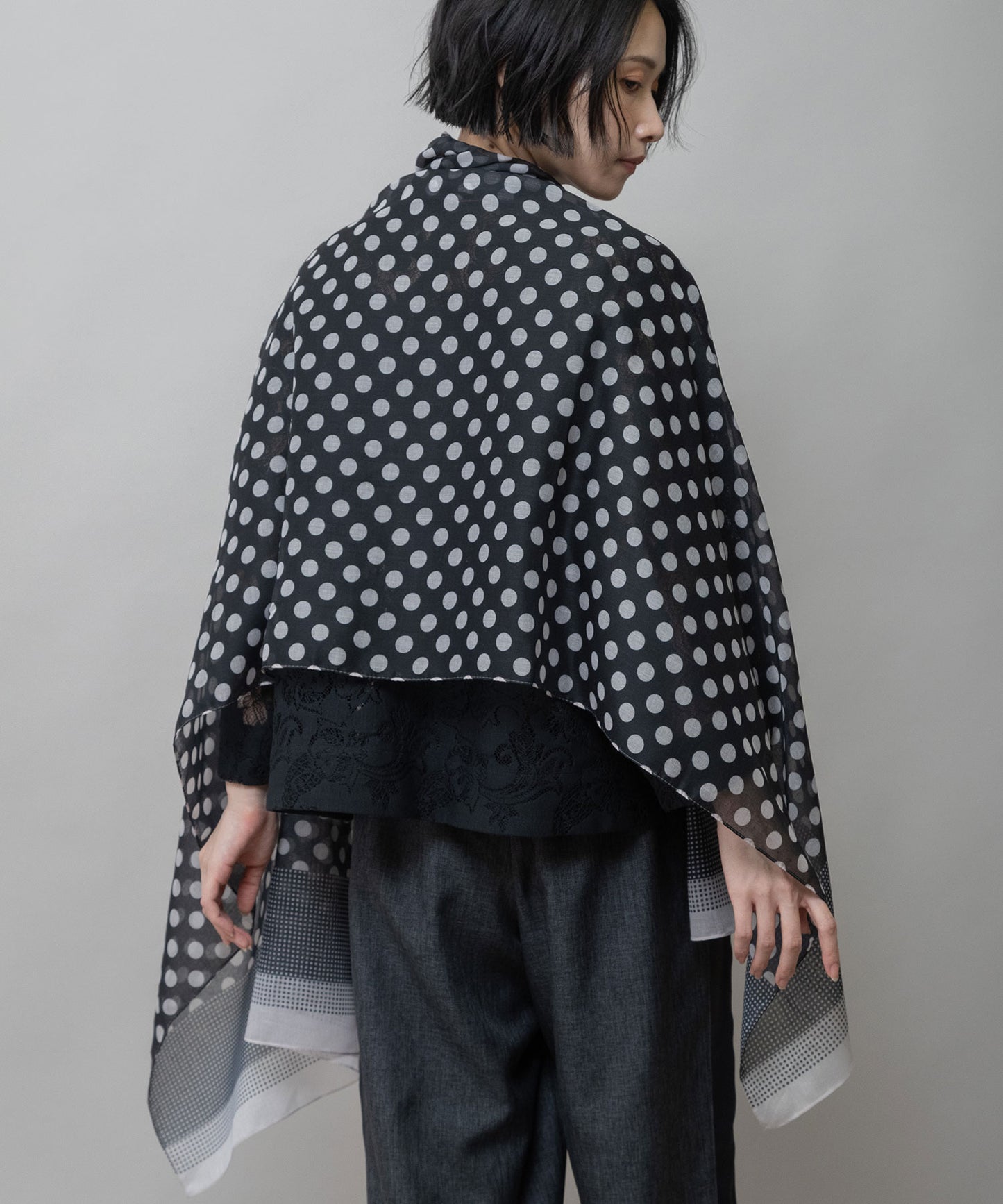 ドット柄ストール