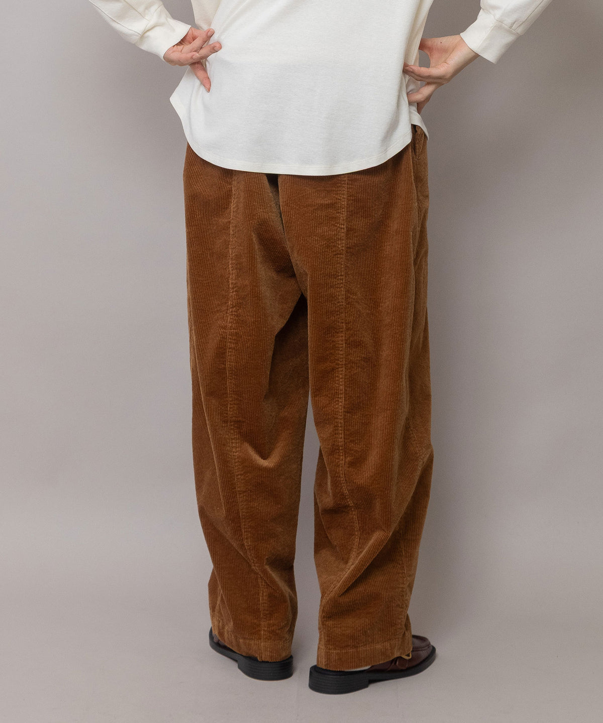 9ウェルソフトコーデュロイ バレルパンツ