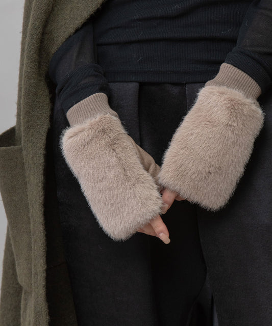 フェイクファーハンドウォーマー