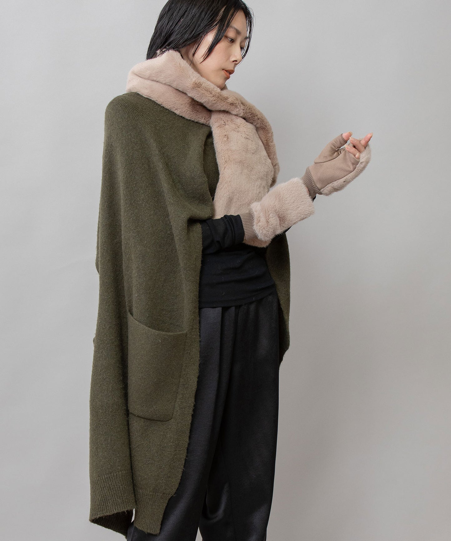 フェイクファーハンドウォーマー