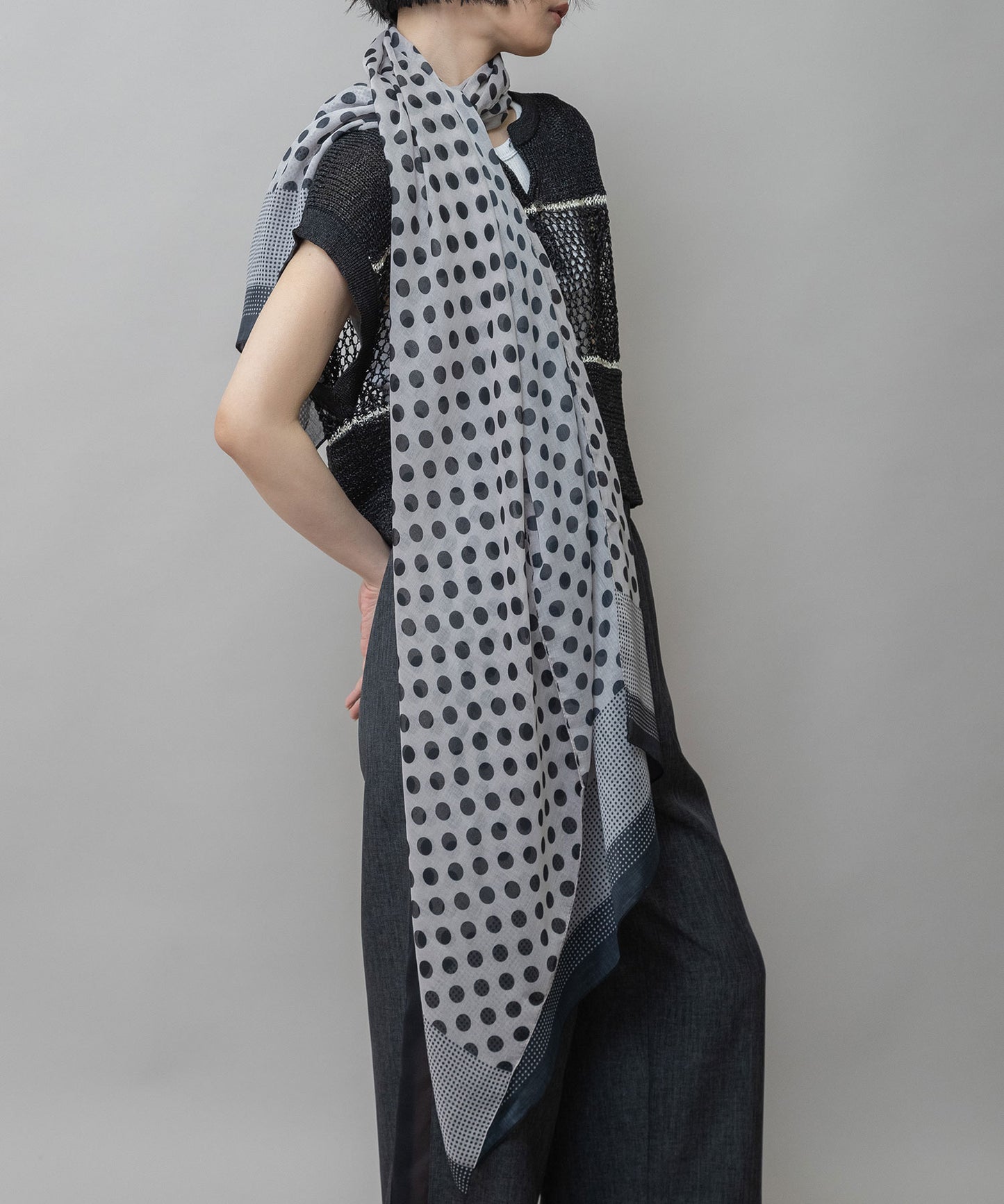ドット柄ストール