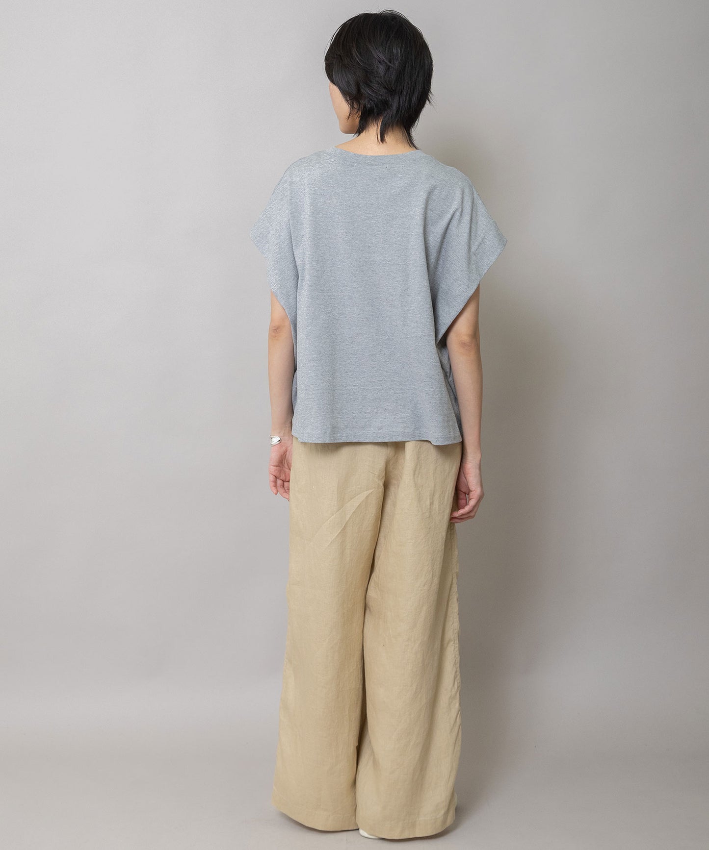 レオパード柄プリントタックスリーブTシャツ