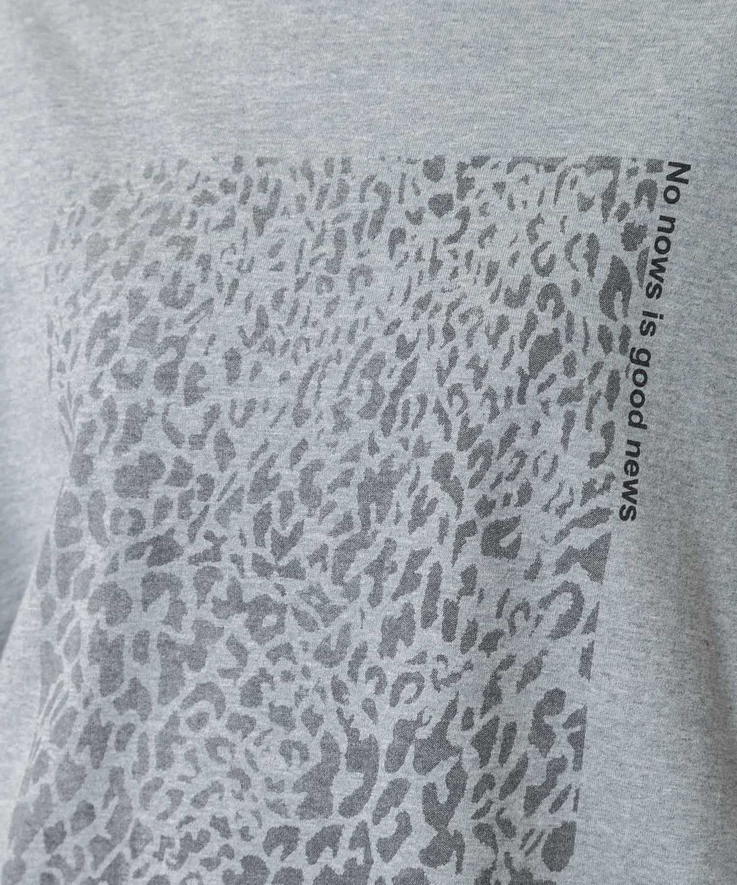 レオパード柄プリントタックスリーブTシャツ
