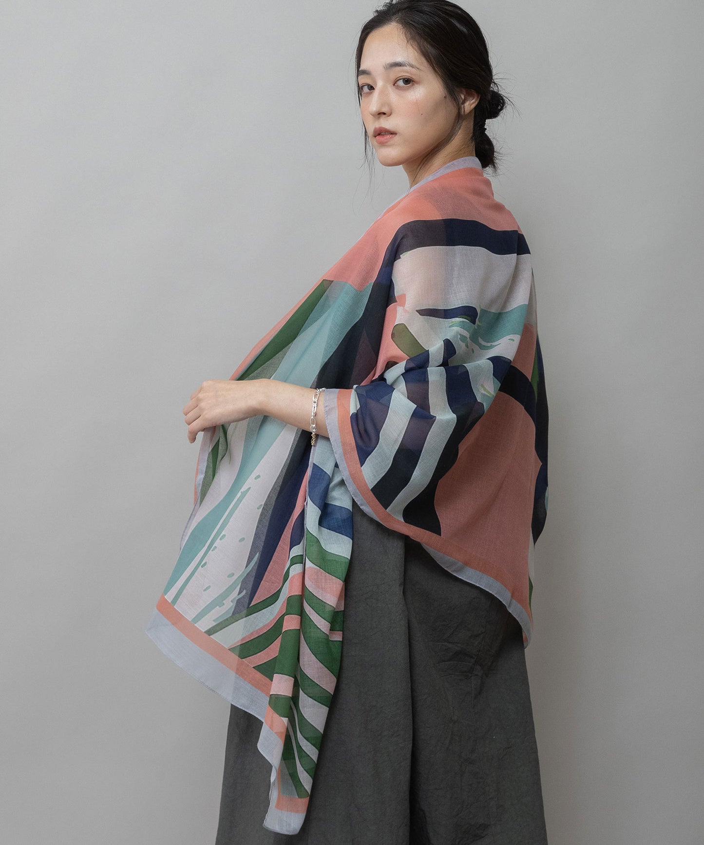 ボタニカル柄ストール