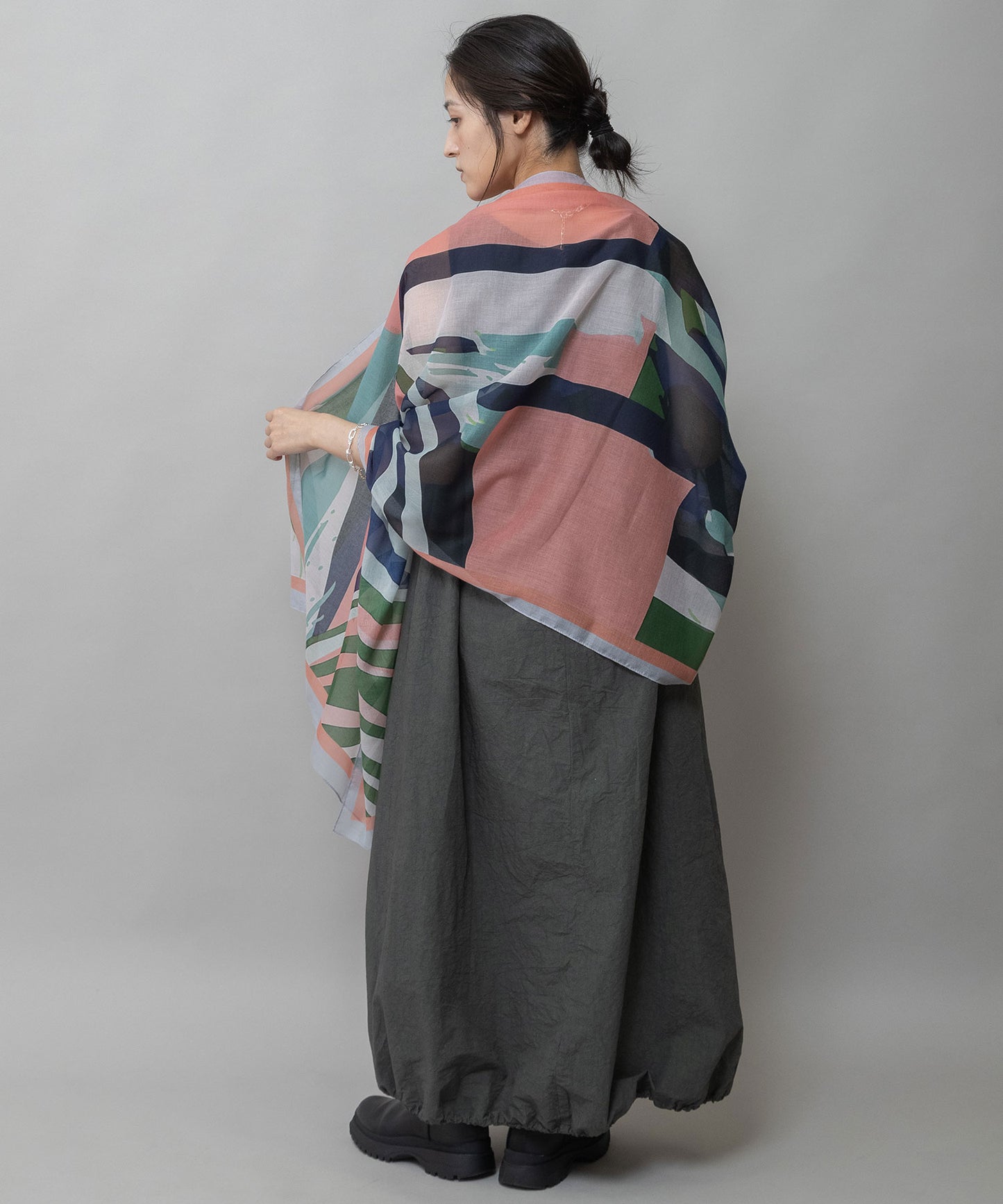 ボタニカル柄ストール