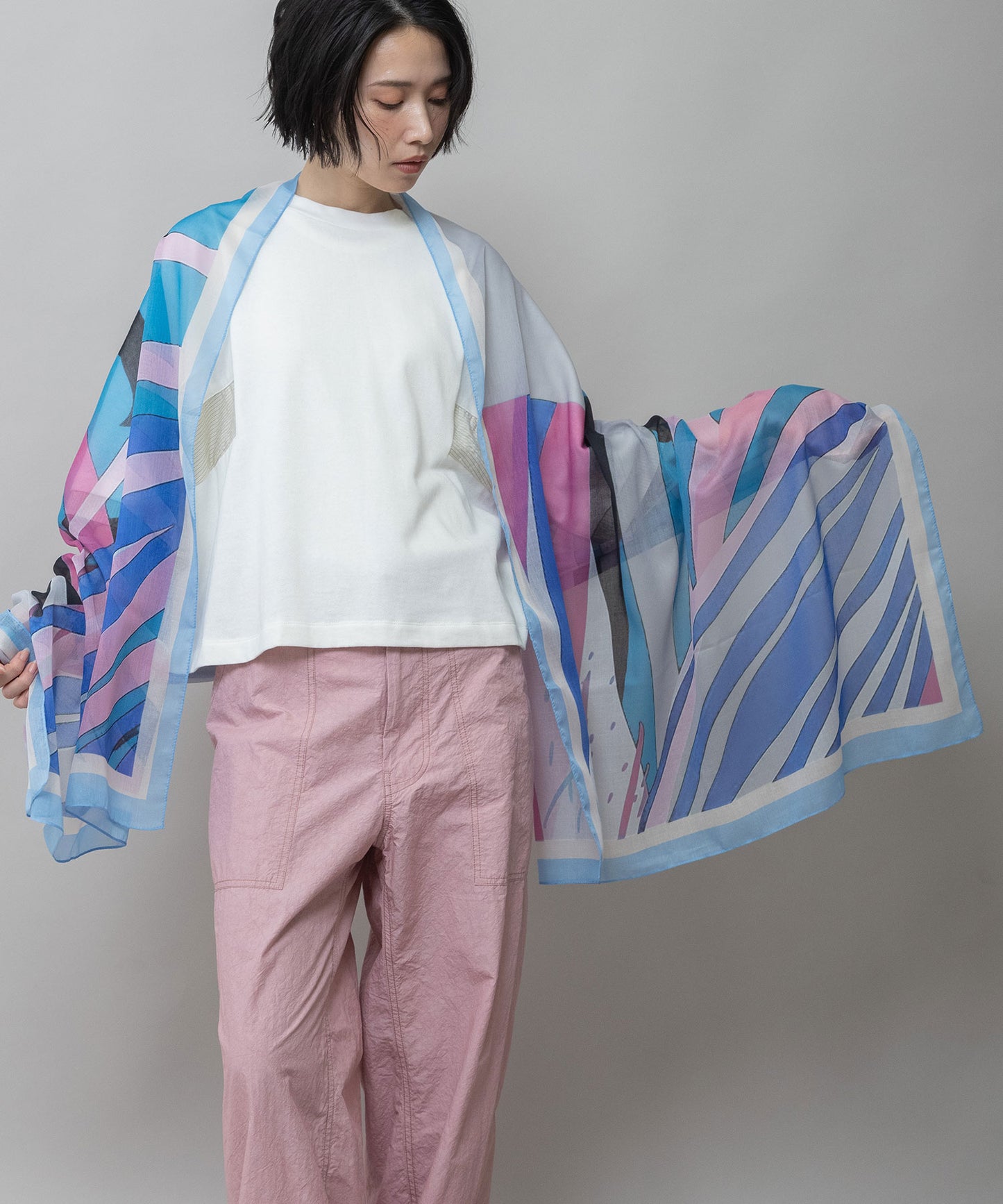 ボタニカル柄ストール