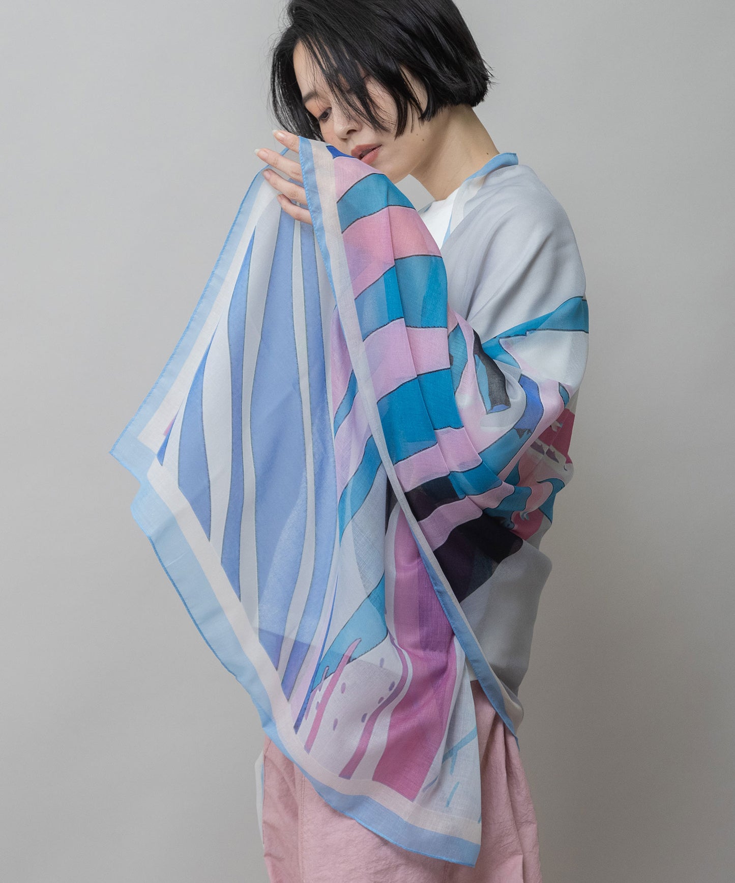 ボタニカル柄ストール