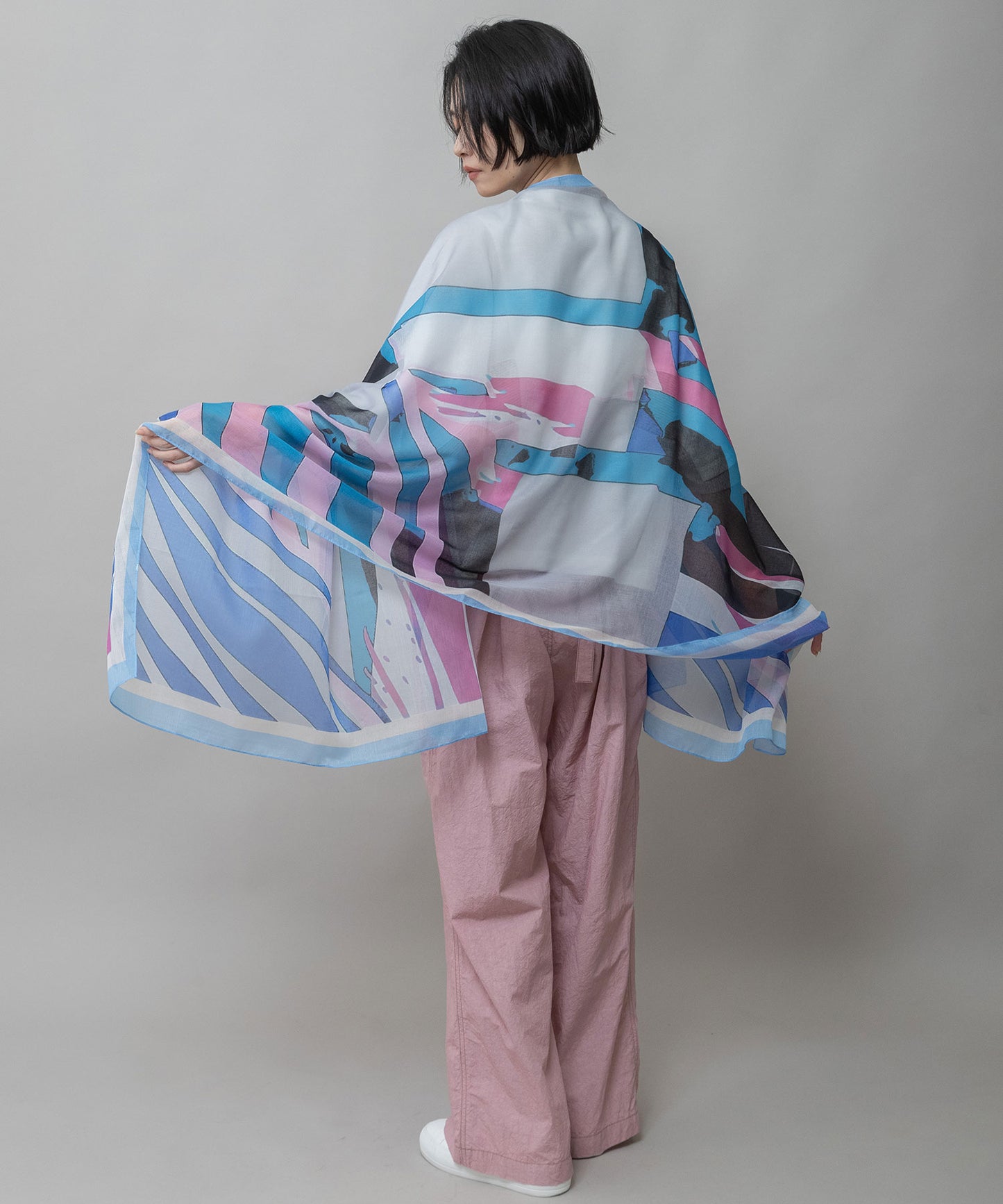 ボタニカル柄ストール