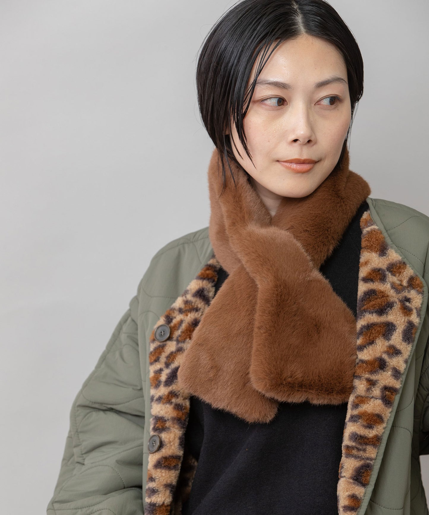 フェイクファーショートマフラー