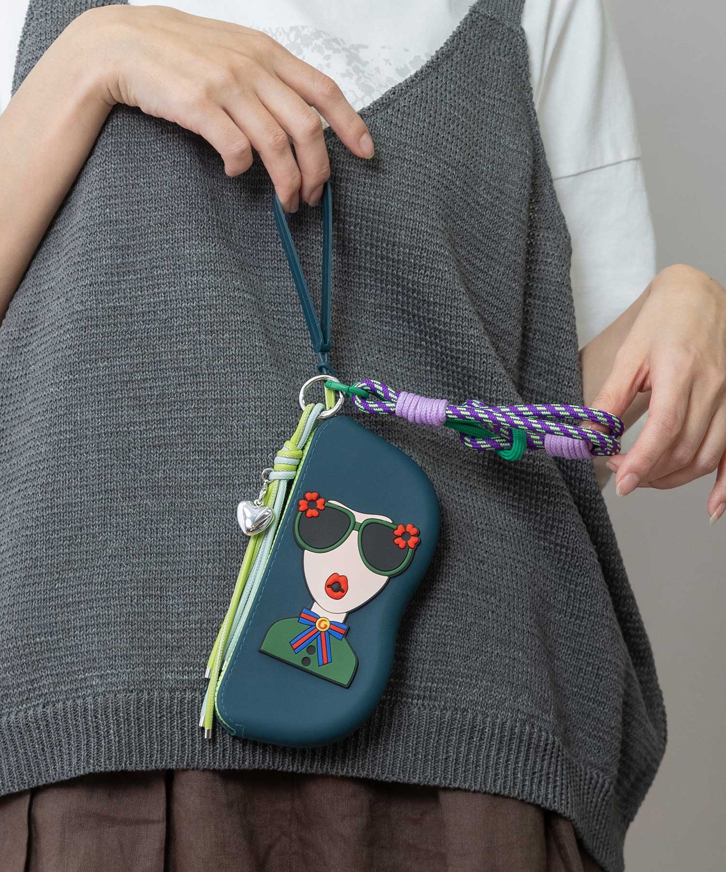 チャーム付きシリコンメガネケース