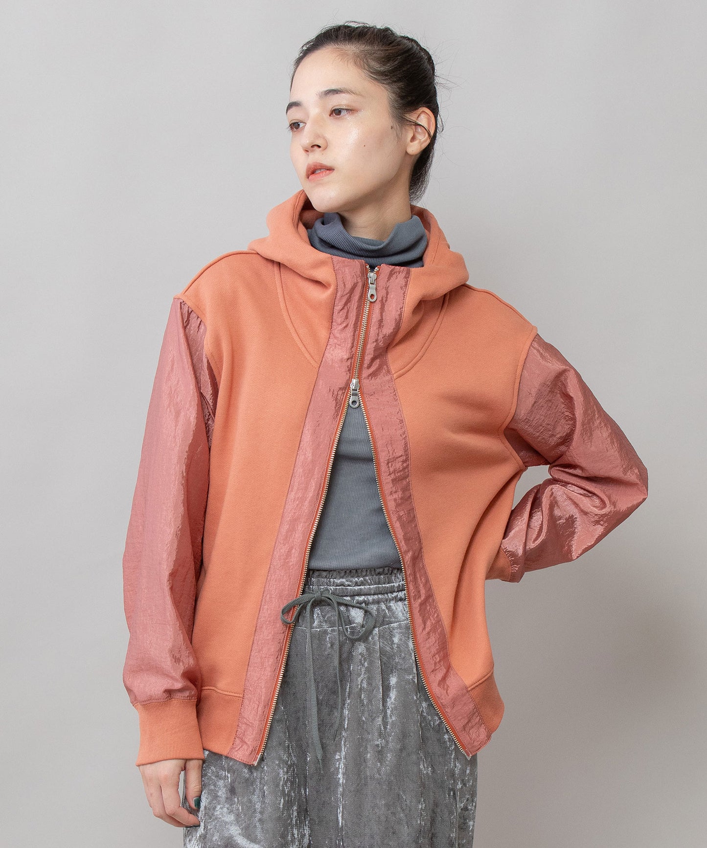 裏毛×ナイロンジップアップフーディー