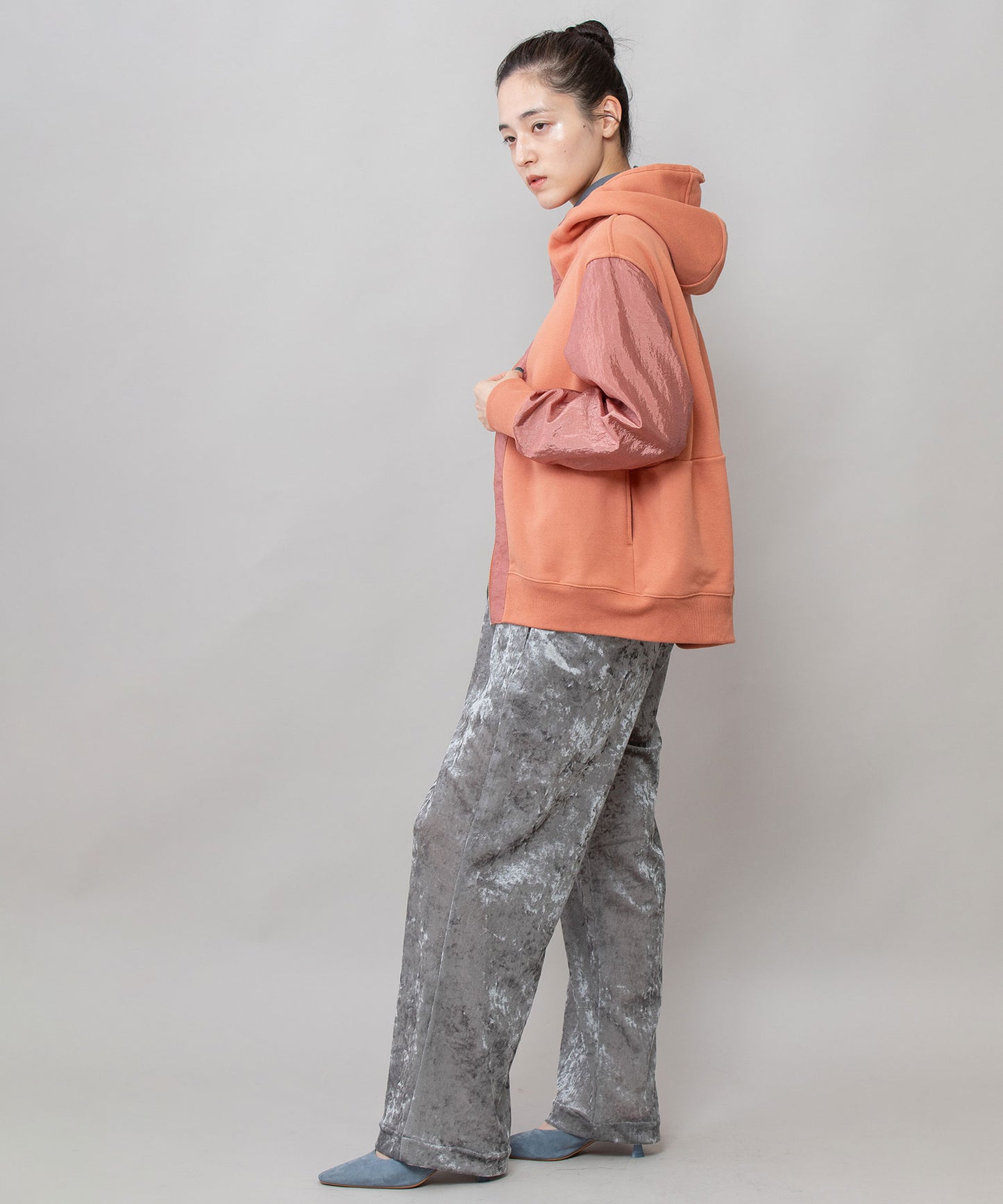 裏毛×ナイロンジップアップフーディー