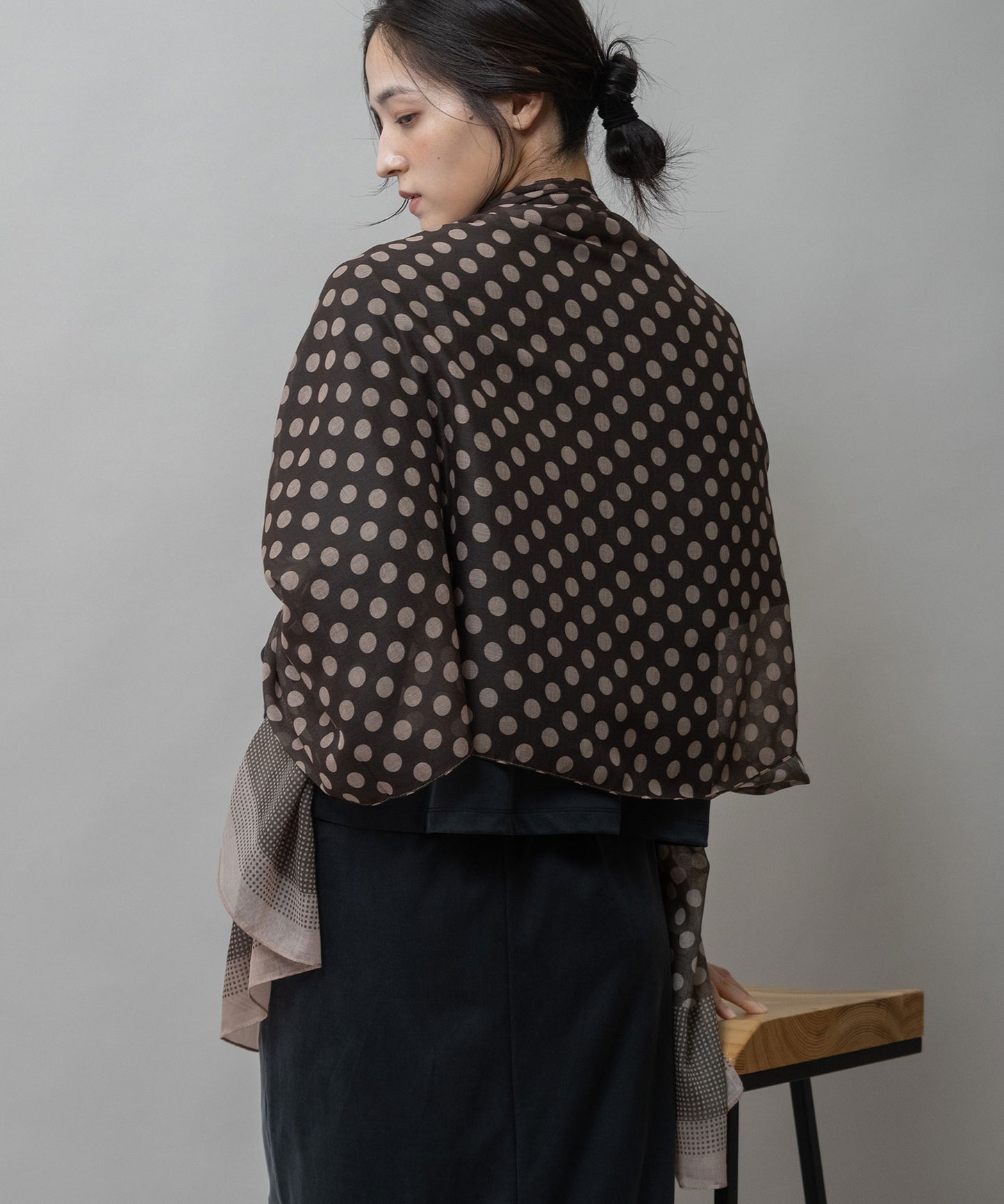 ドット柄ストール