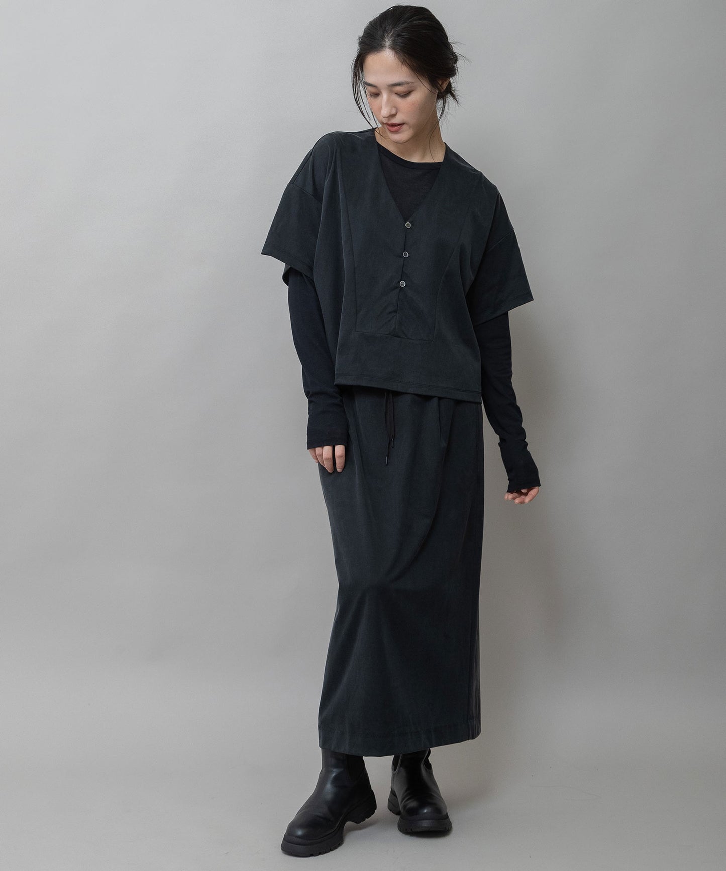 サテンジャージータイトスカート