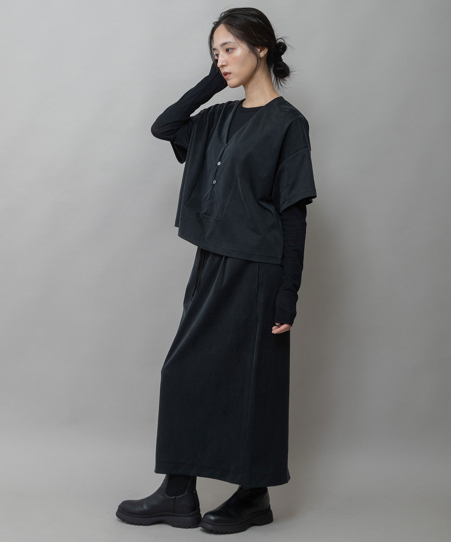 サテンジャージータイトスカート