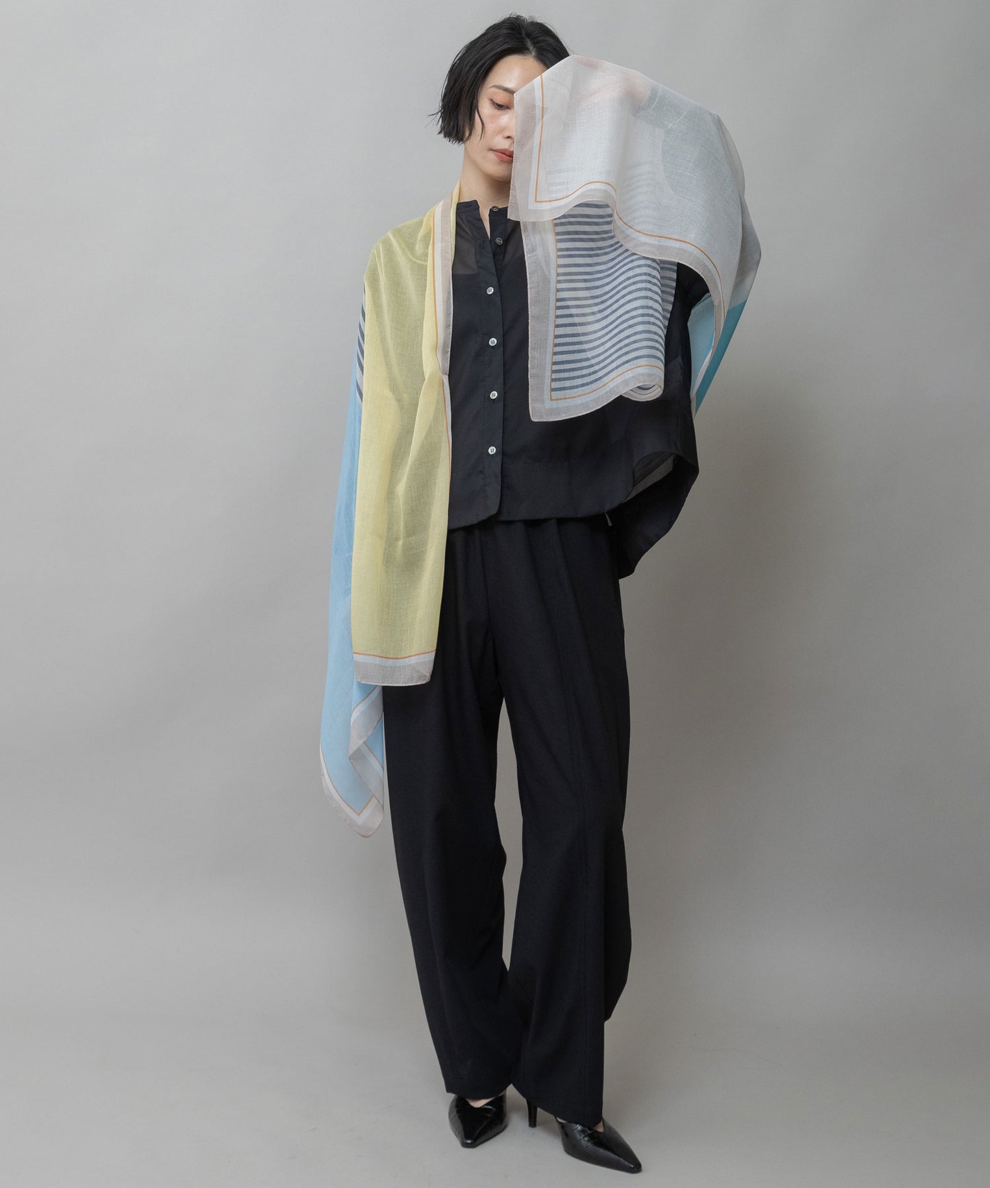 ジオメトリック柄ストール