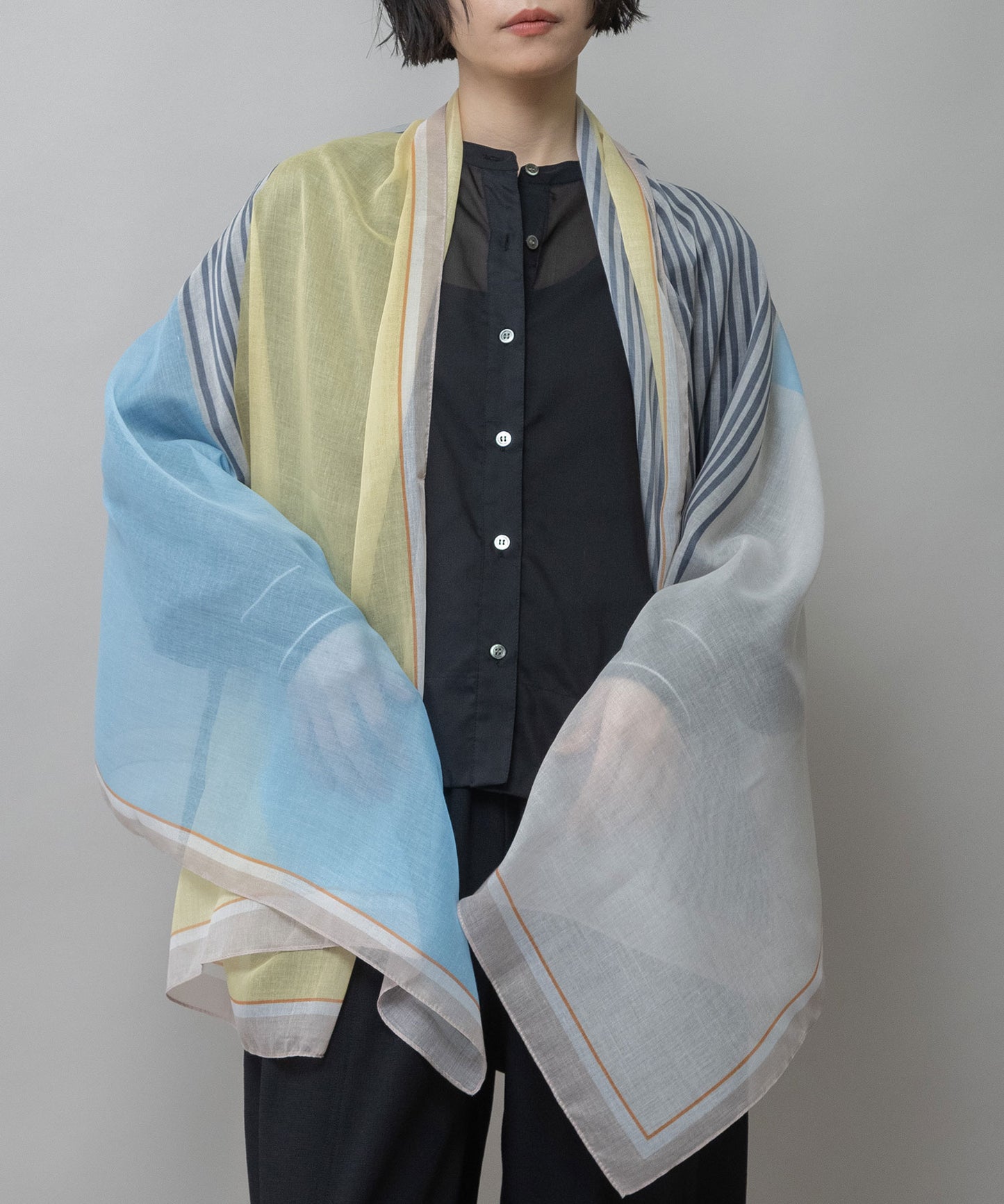 ジオメトリック柄ストール