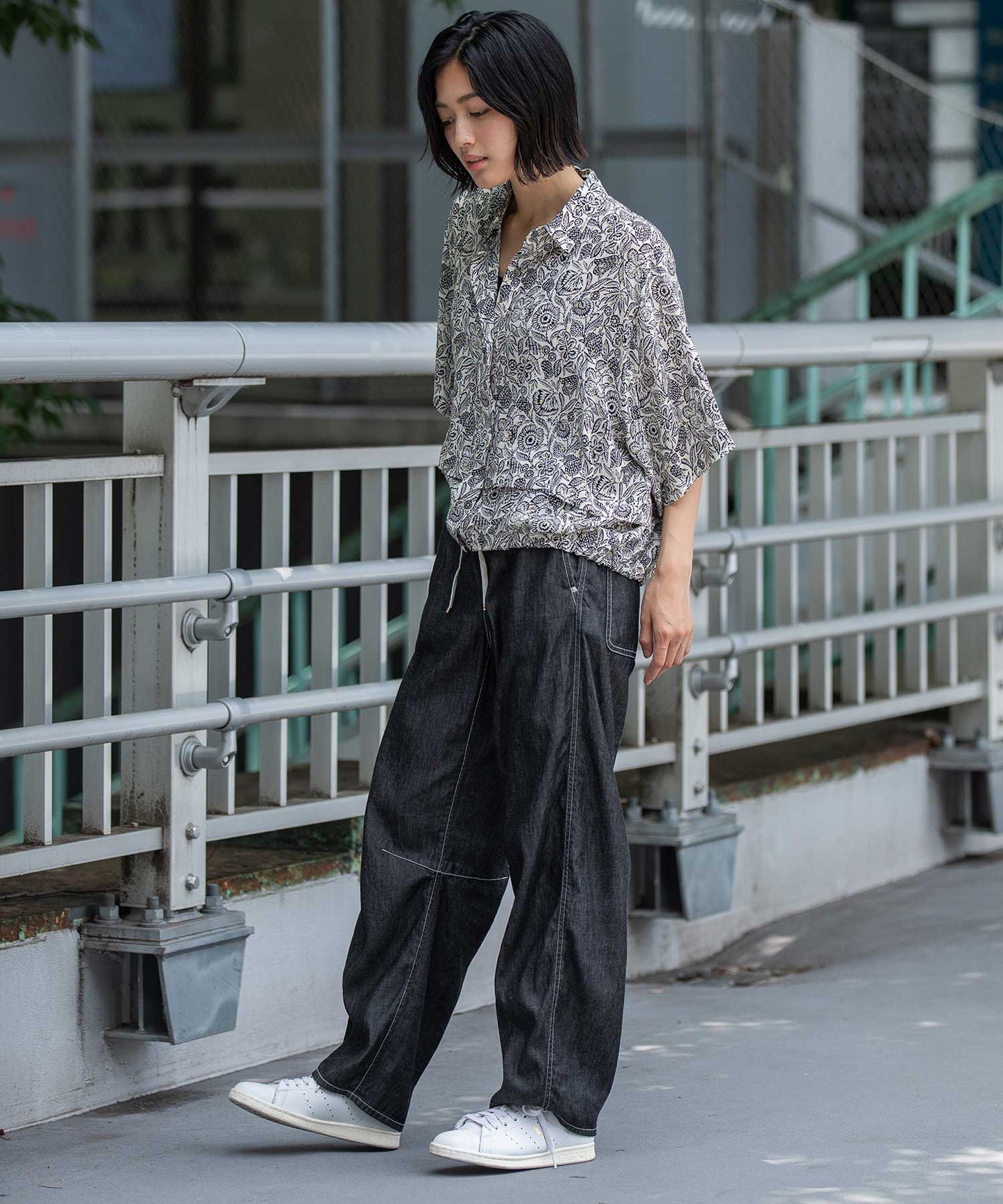 【France】 ジャガードプリントタックシャツ