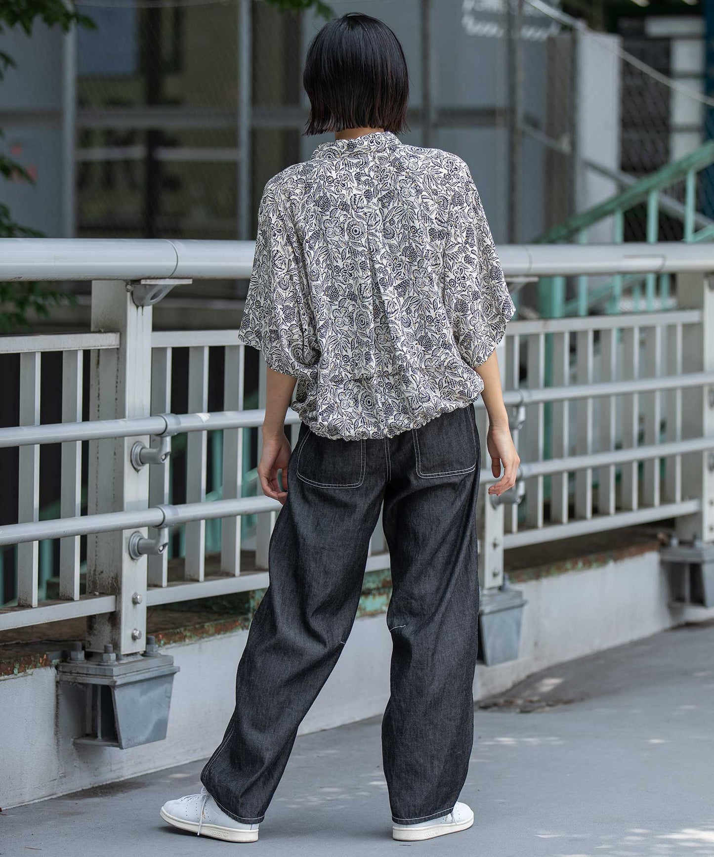 【France】 ジャガードプリントタックシャツ