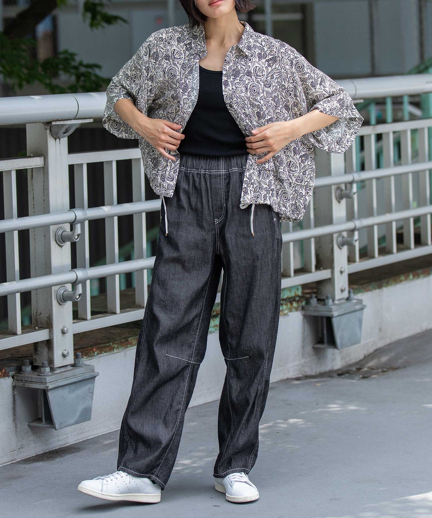 【France】 ジャガードプリントタックシャツ