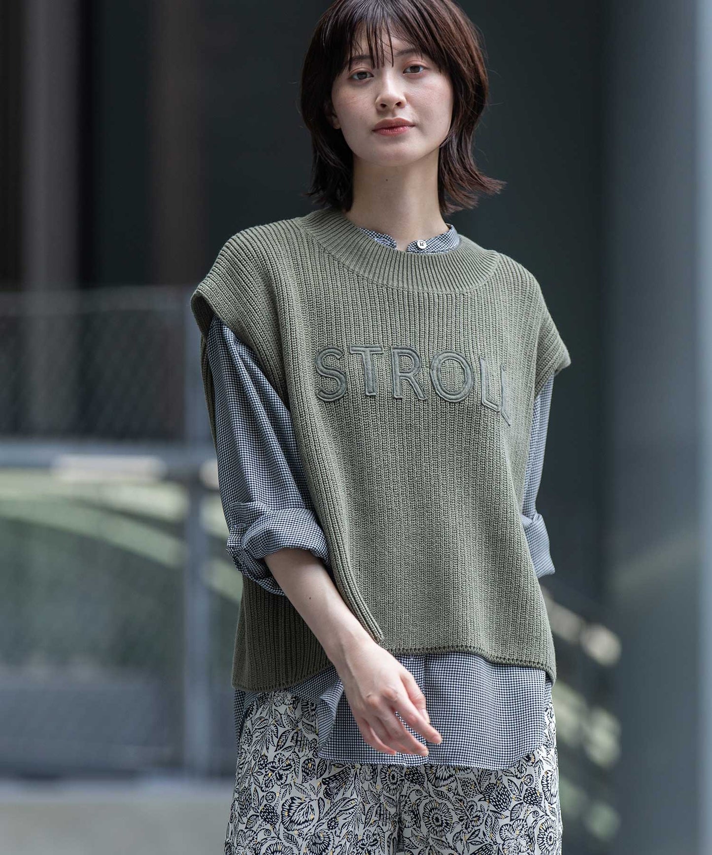 7GG片畦編みニットロゴ刺繍ジレ