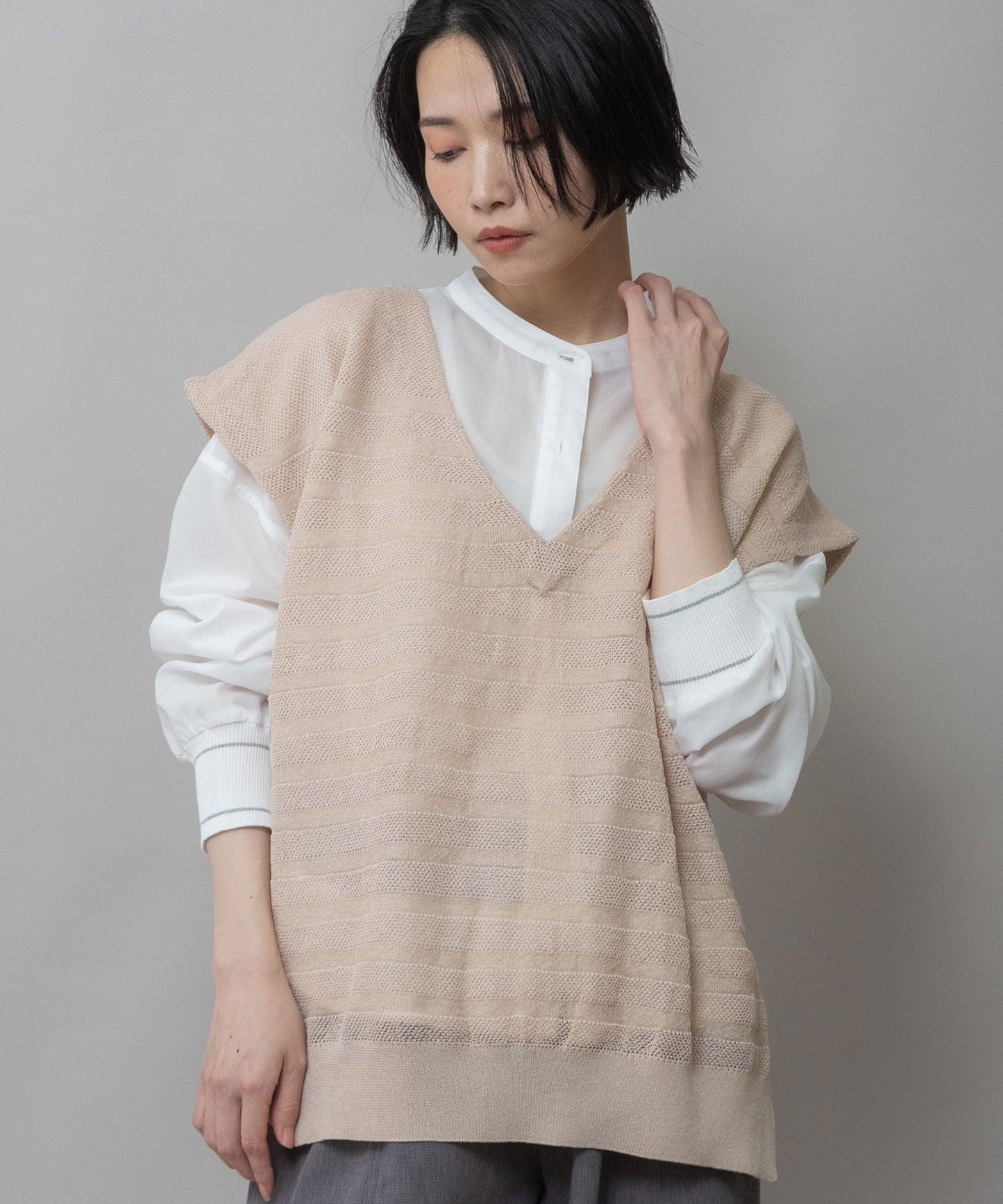 メッシュジャガードボーダーニットVネックスリーブレストップス