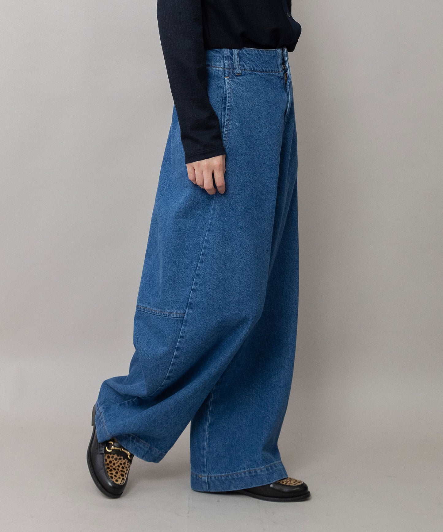 11ozオープンエンドデニム バレルパンツ
