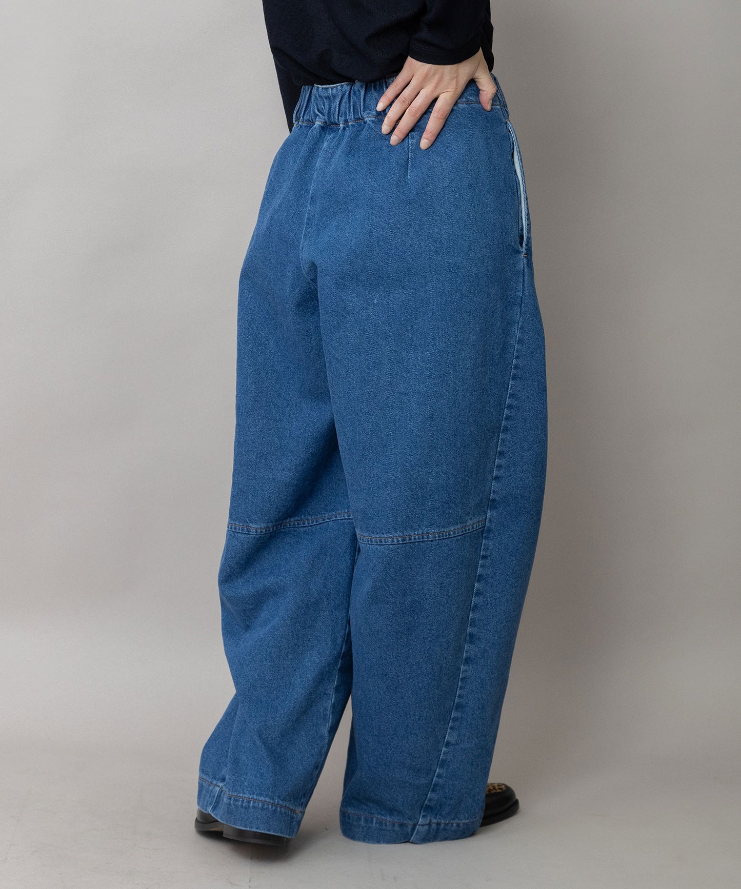 11ozオープンエンドデニム バレルパンツ