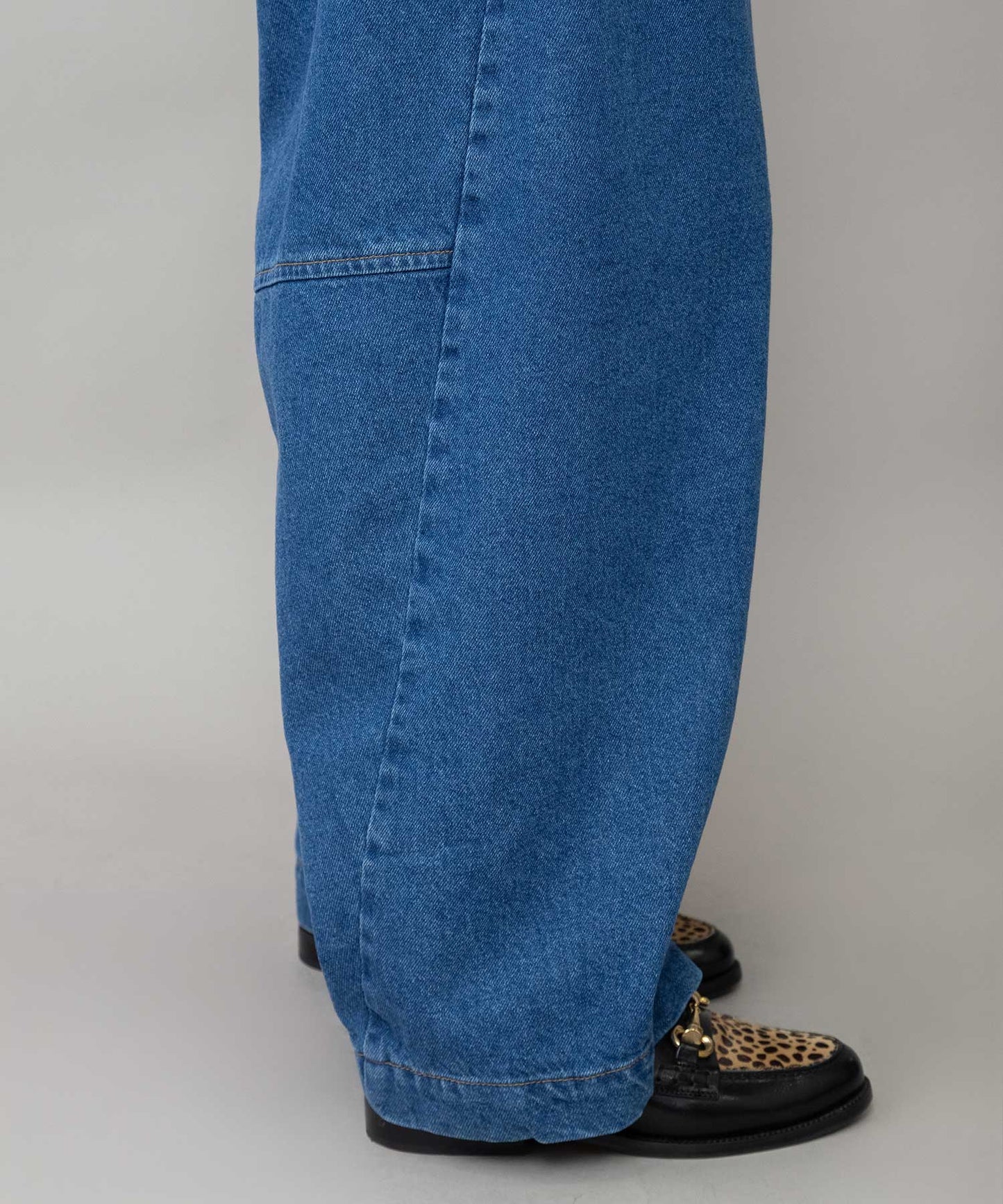 11ozオープンエンドデニム バレルパンツ