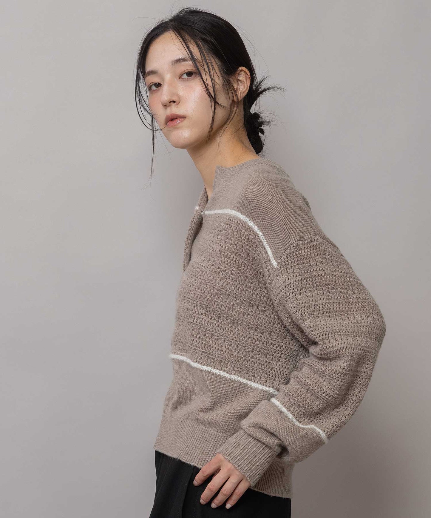 透かし編みニット×モヘア ヘンリーネックプルオーバー