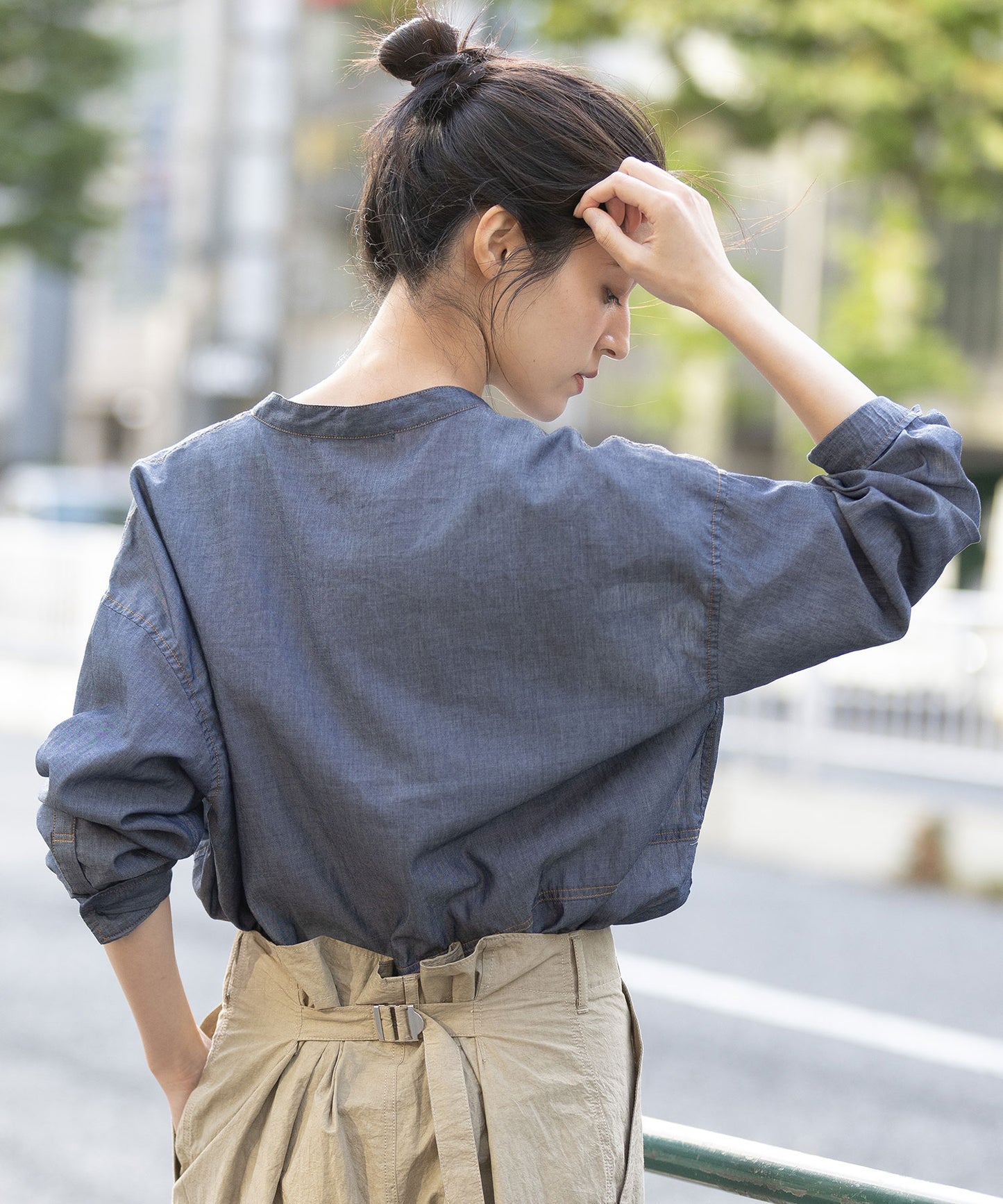 【速乾性】【通気性】2.25ozシアーデニムバンドカラーシャツ